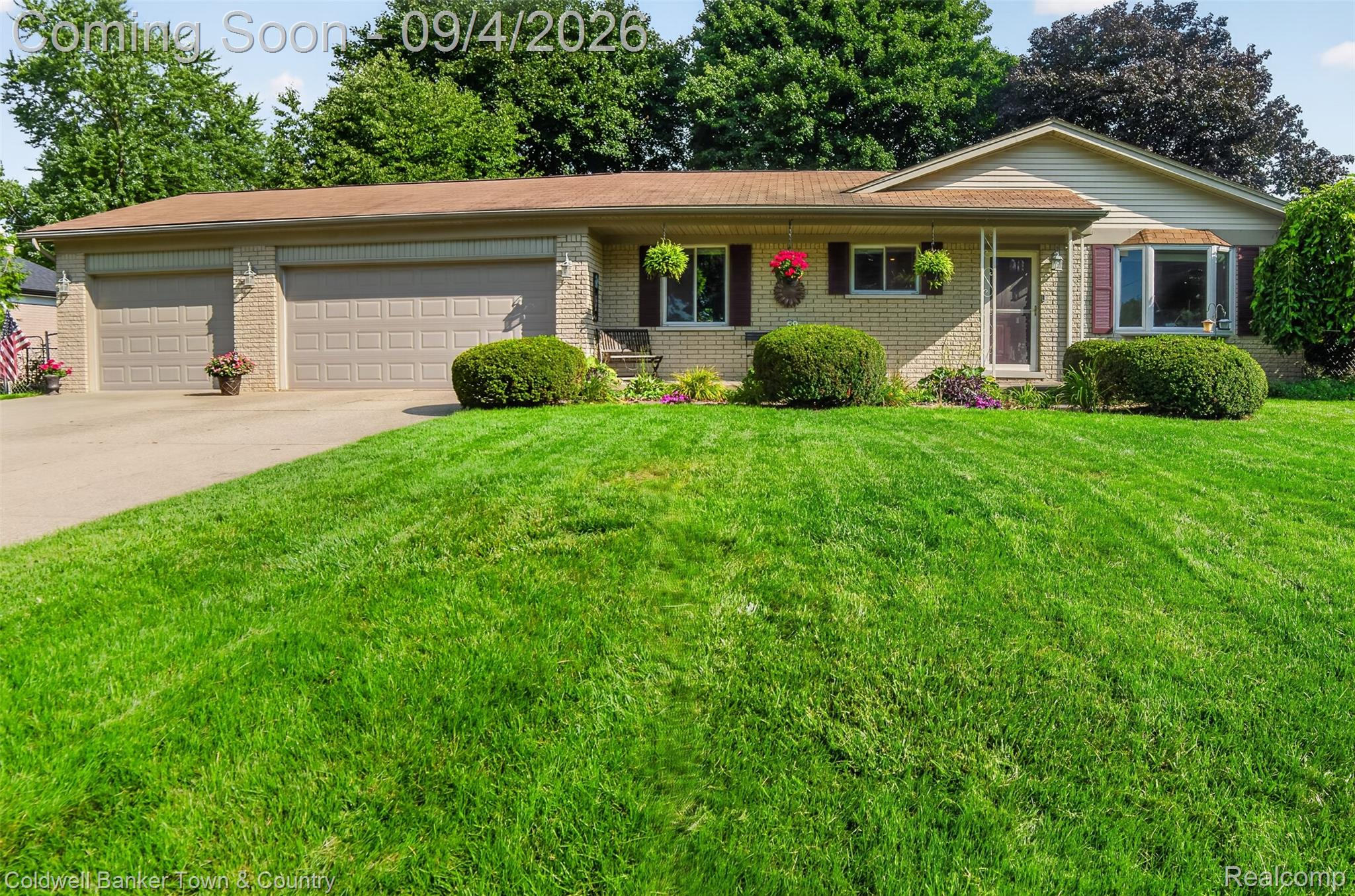 6282 Peach Drive Property Photo 1