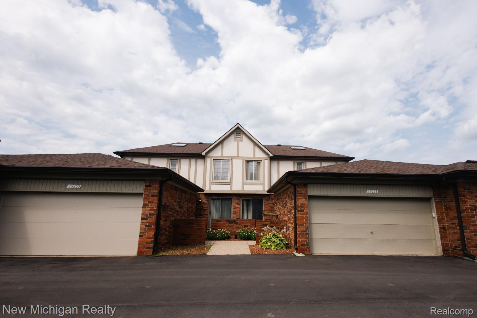 49355 Marquette Court Property Photo 3