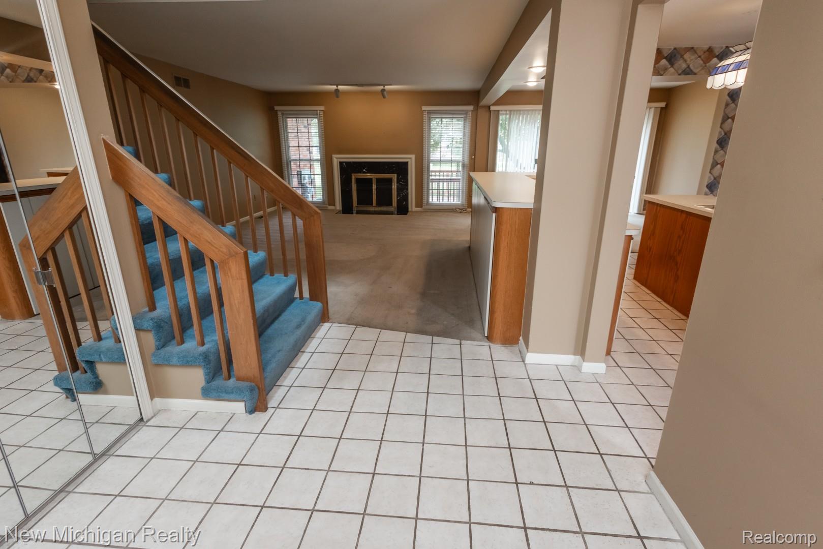 49355 Marquette Court Property Photo 5