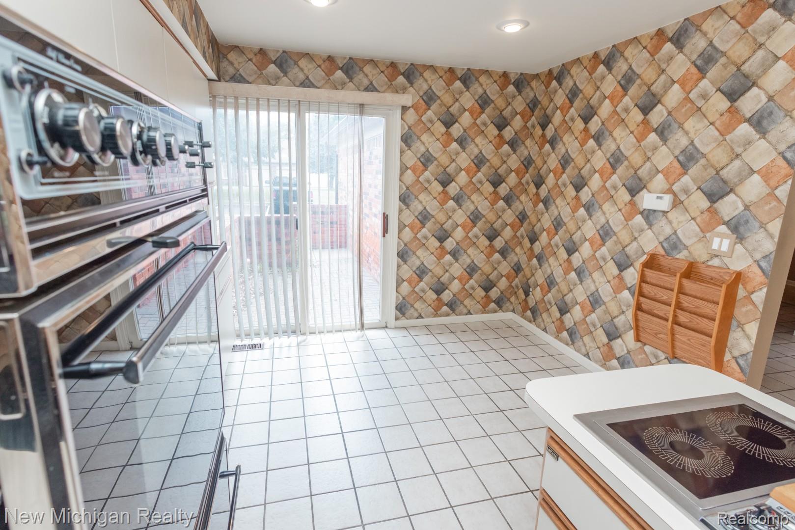 49355 Marquette Court Property Photo 11