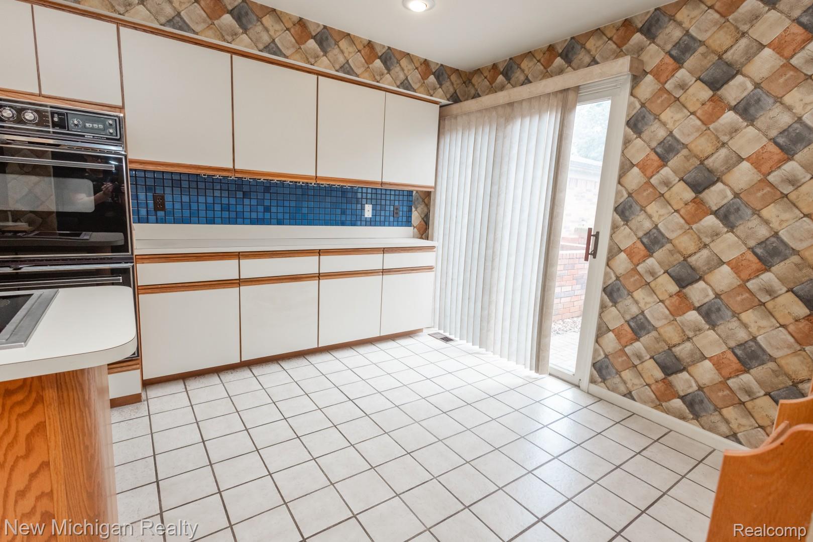 49355 Marquette Court Property Photo 13