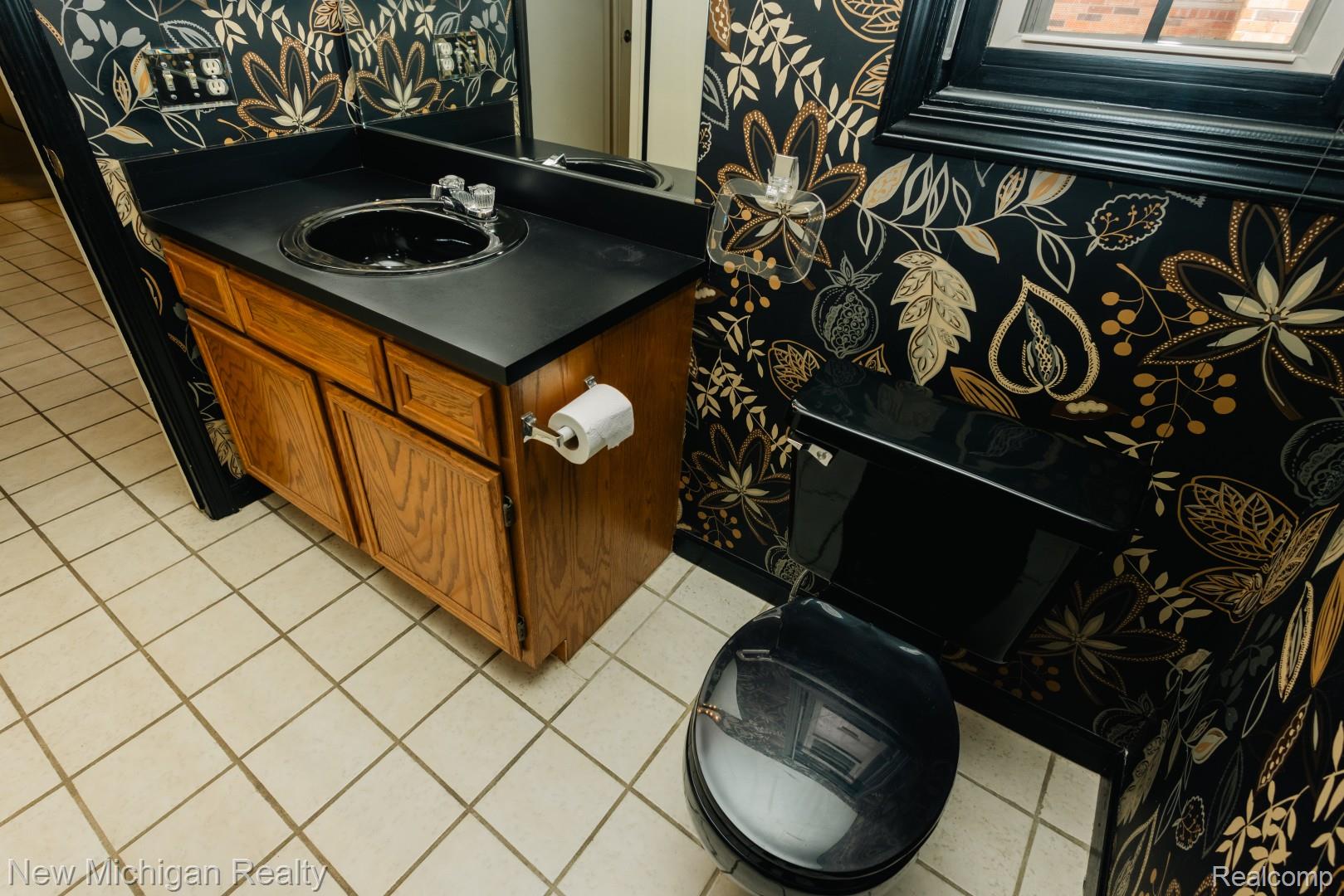 49355 Marquette Court Property Photo 17