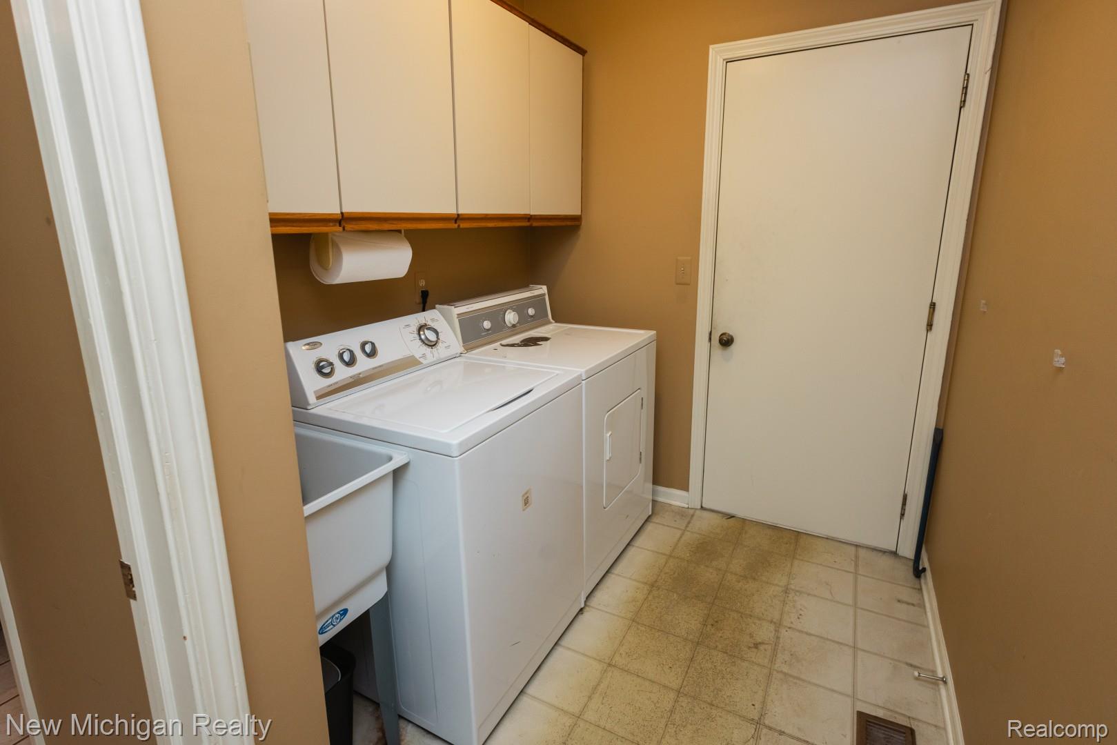 49355 Marquette Court Property Photo 22