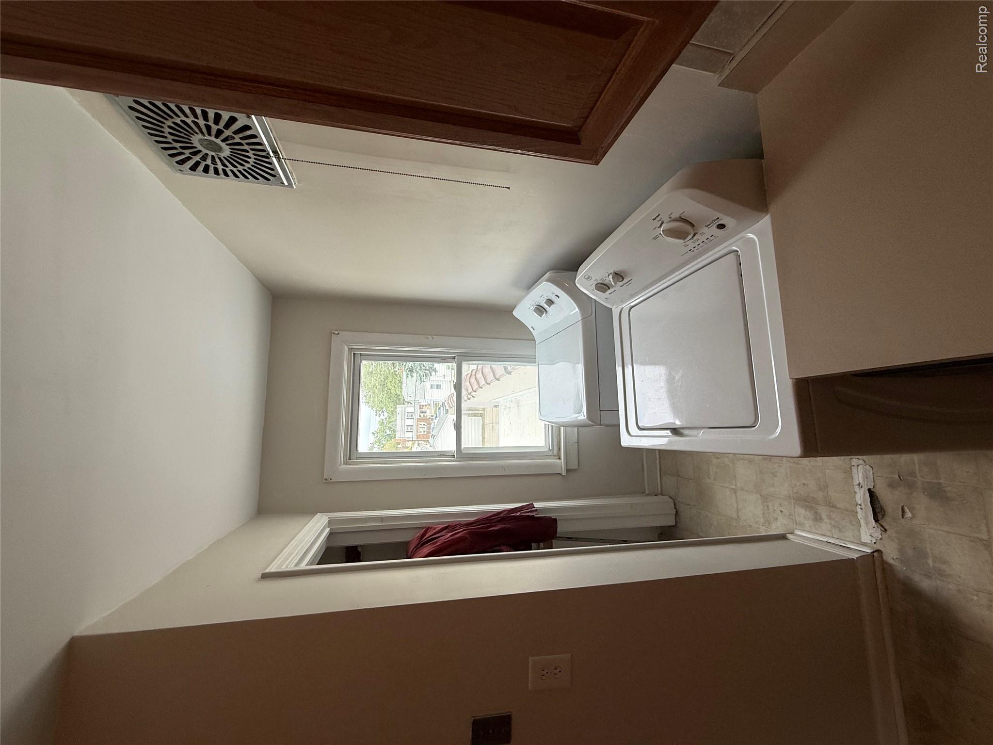 1790 Oak Street Property Photo 35