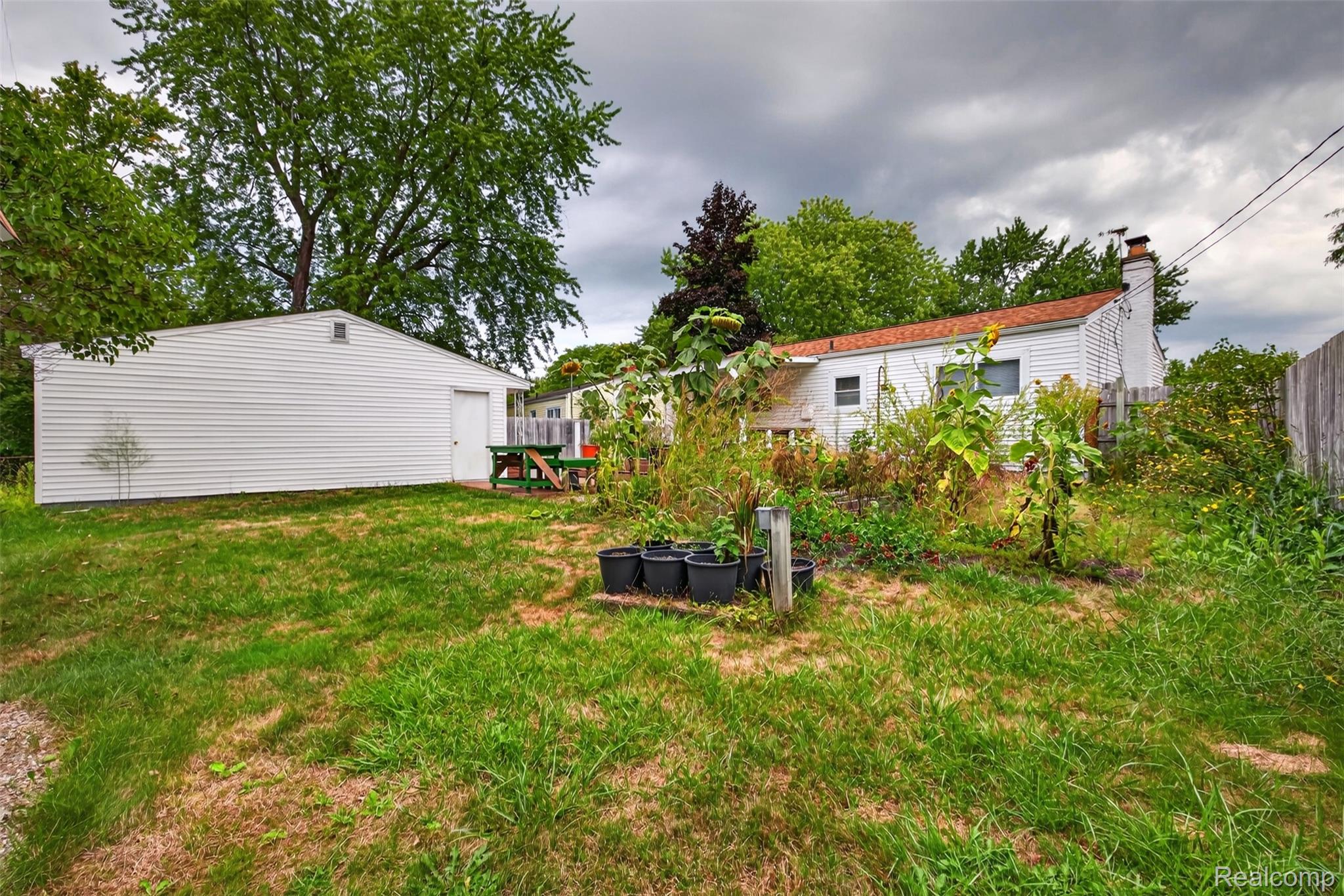 310 Tamarac Drive Property Photo 6