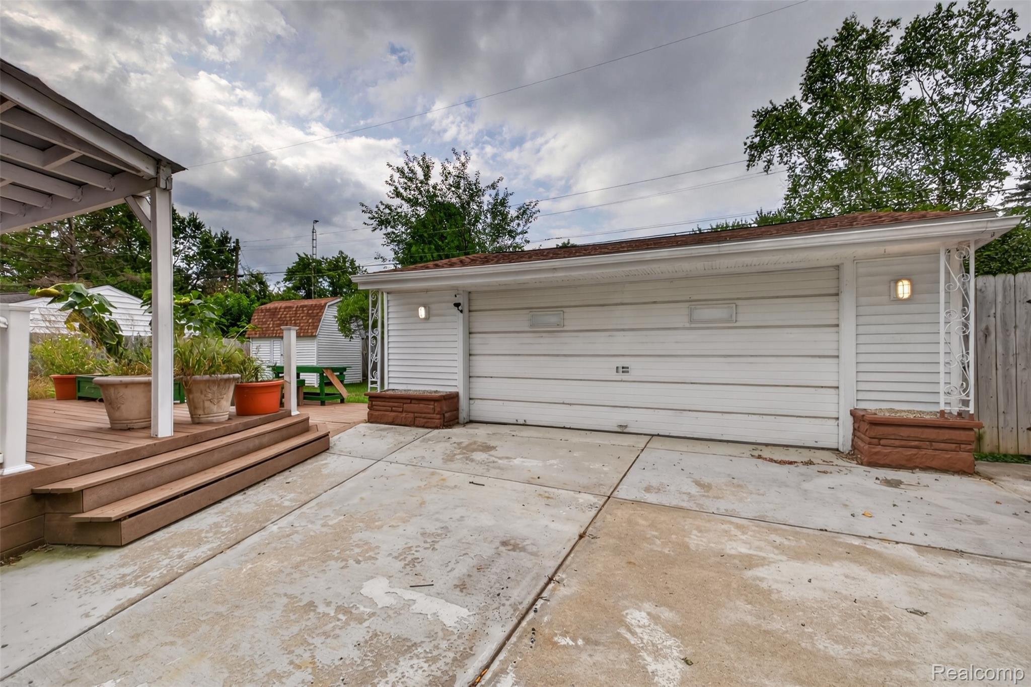 310 Tamarac Drive Property Photo 8