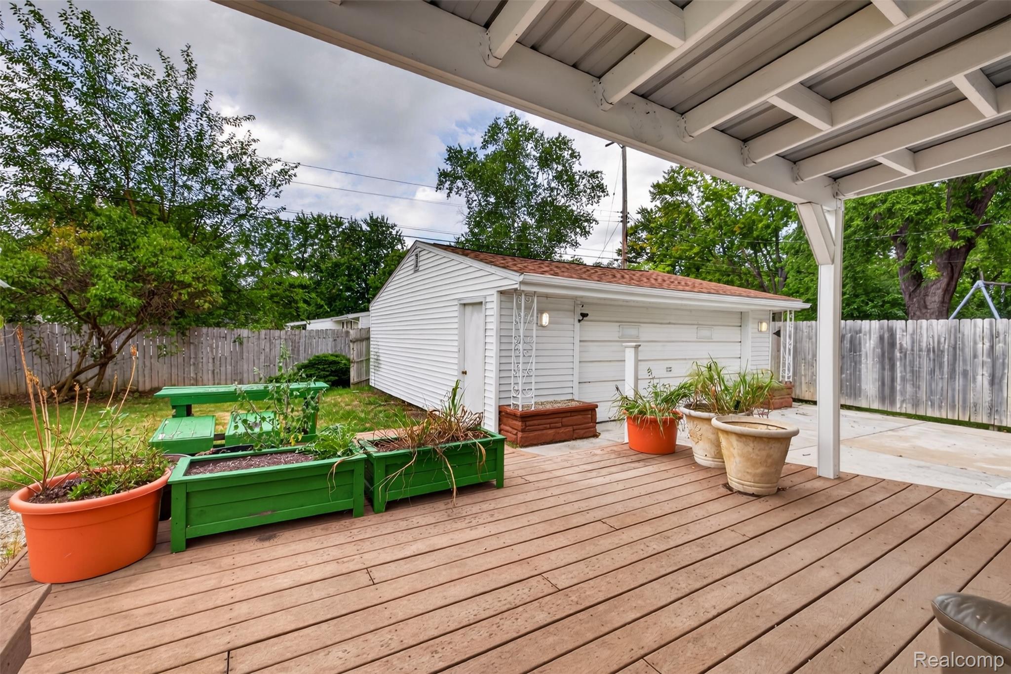 310 Tamarac Drive Property Photo 10