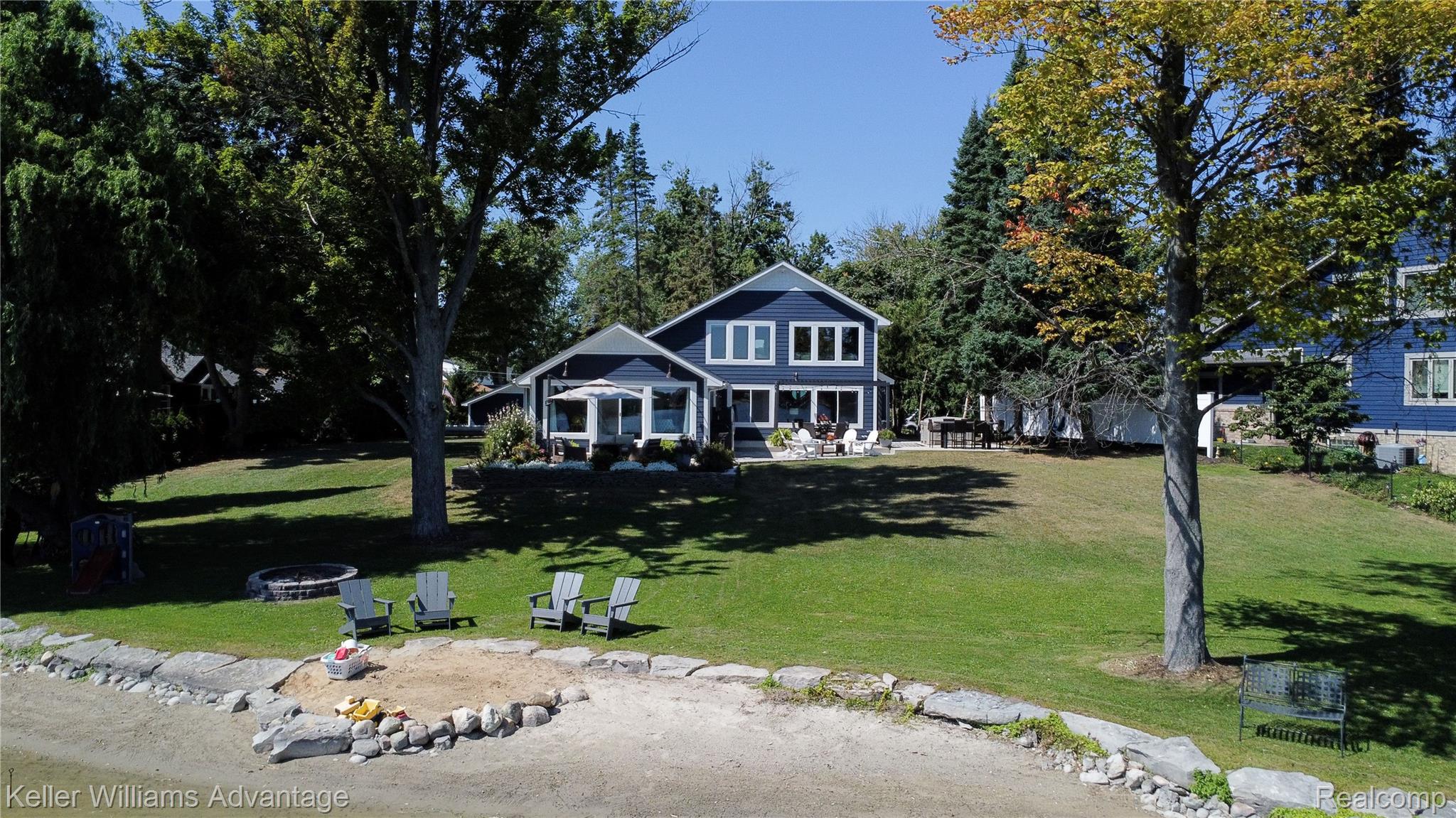 8806 Charbane Avenue Property Photo 6