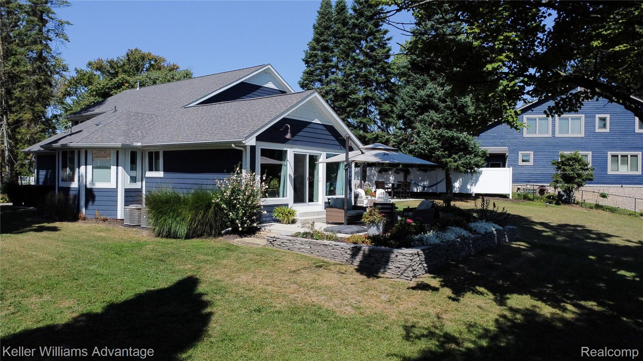 8806 Charbane Avenue Property Photo 8