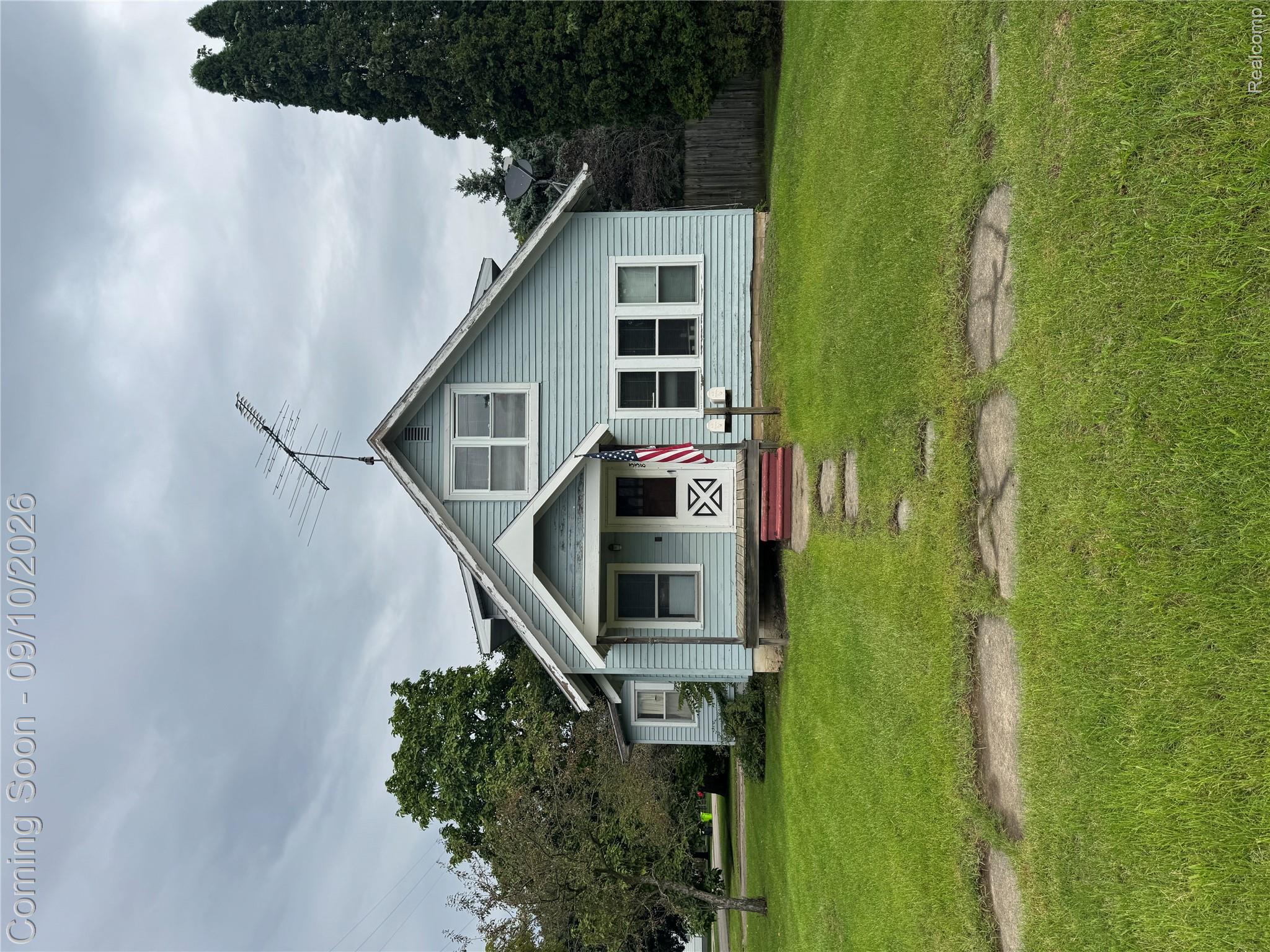 338 W Caroline Street Property Photo 1