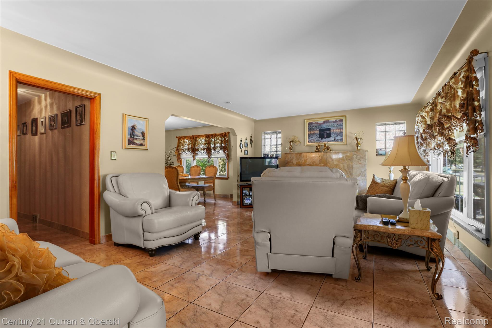 6151 Oakman Boulevard Property Photo 2