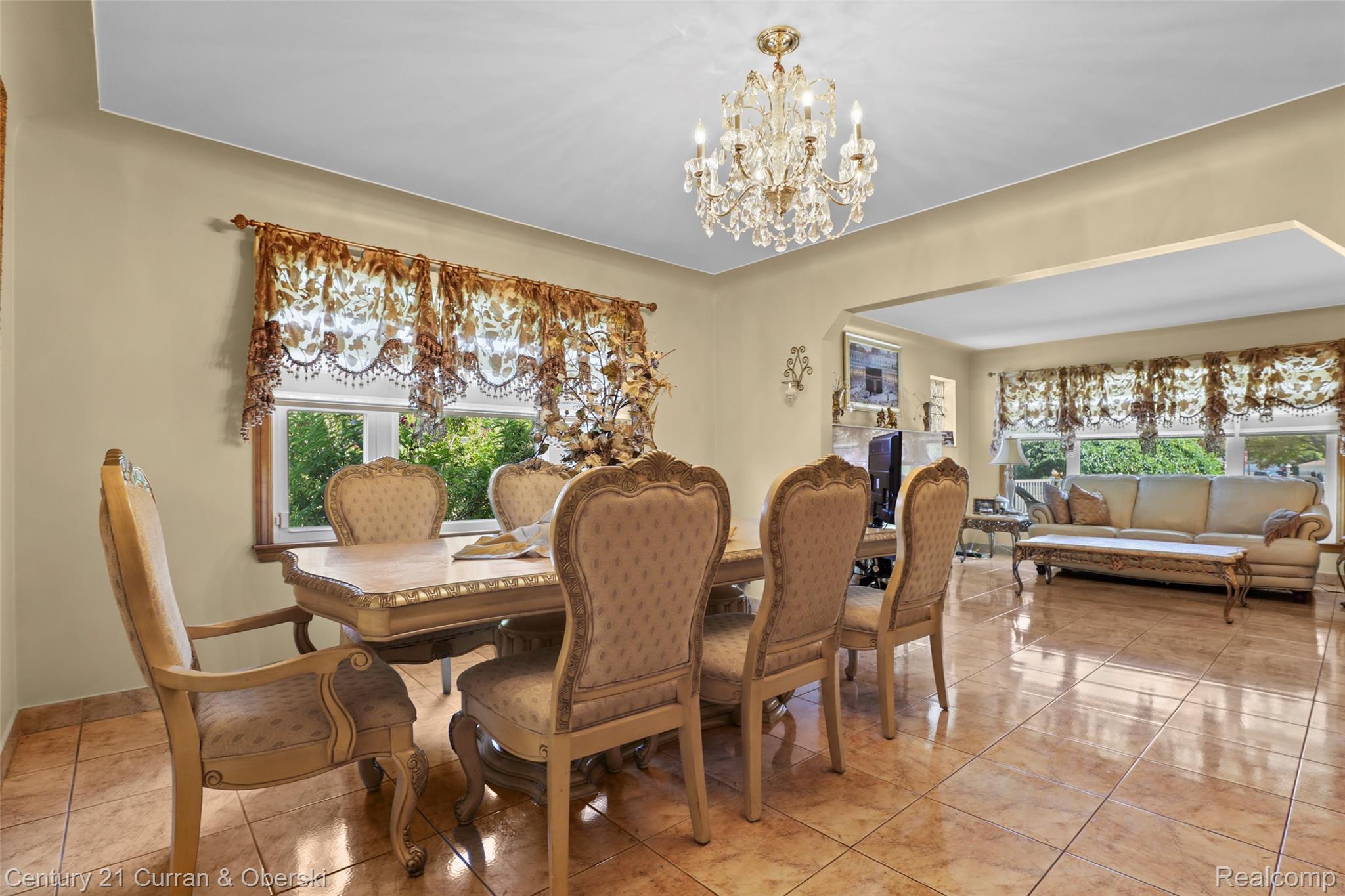 6151 Oakman Boulevard Property Photo 7