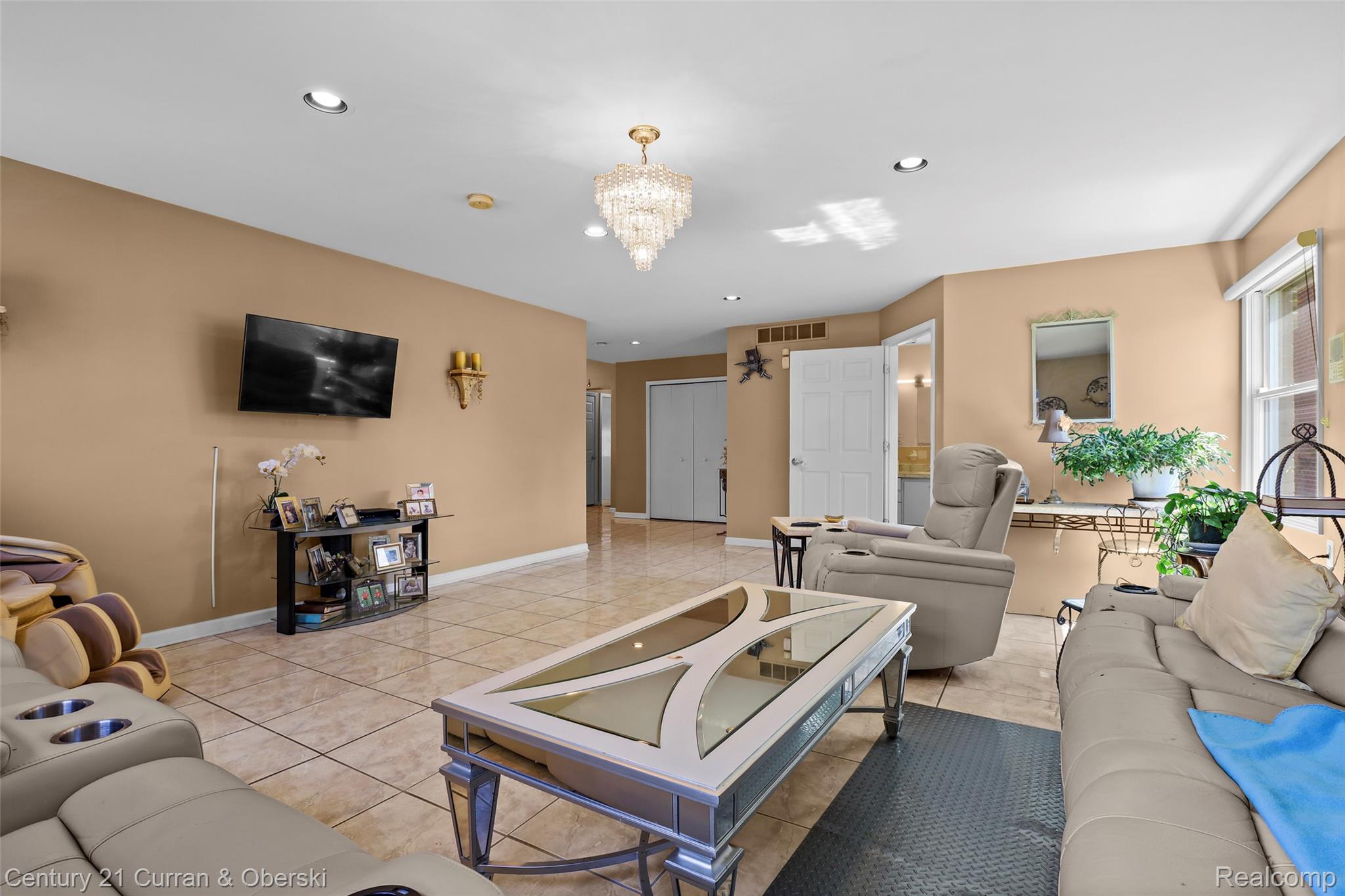6151 Oakman Boulevard Property Photo 10