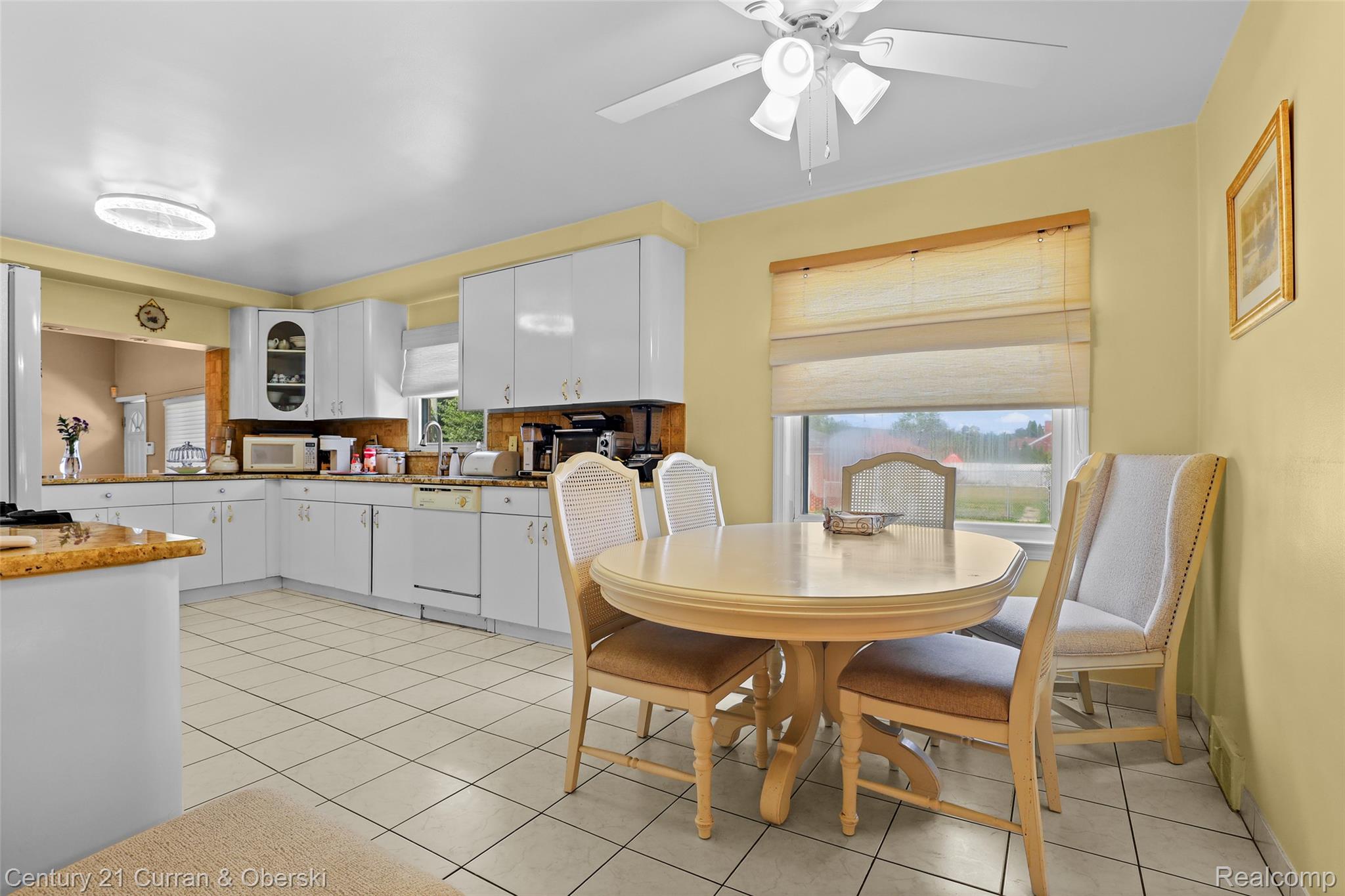 6151 Oakman Boulevard Property Photo 11