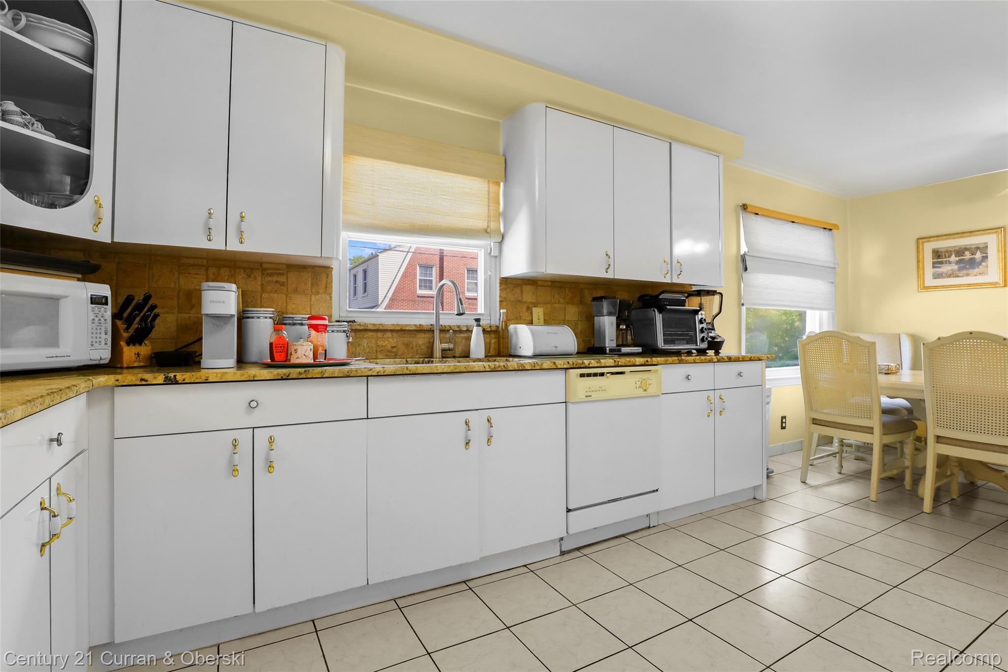 6151 Oakman Boulevard Property Photo 13