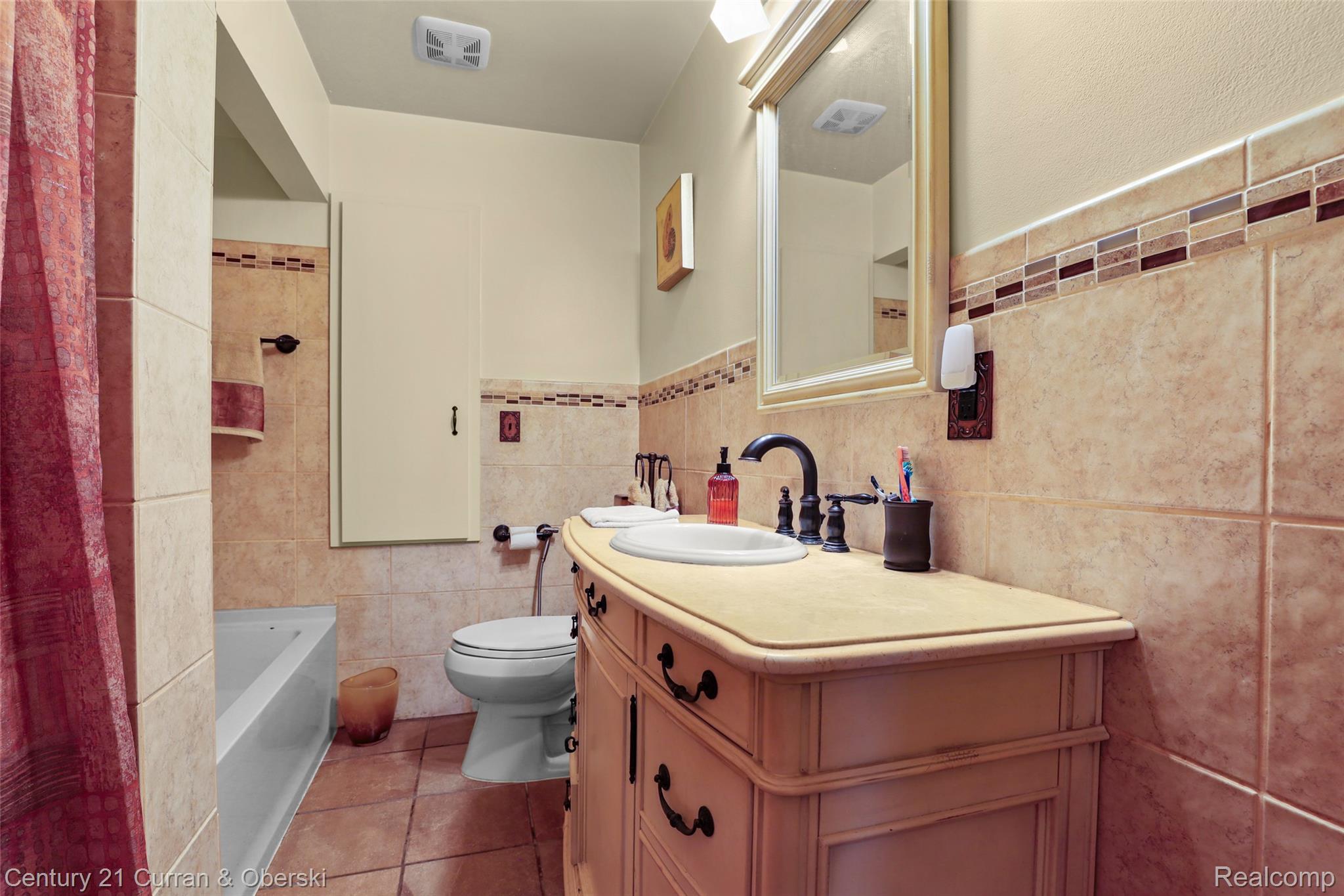 6151 Oakman Boulevard Property Photo 18