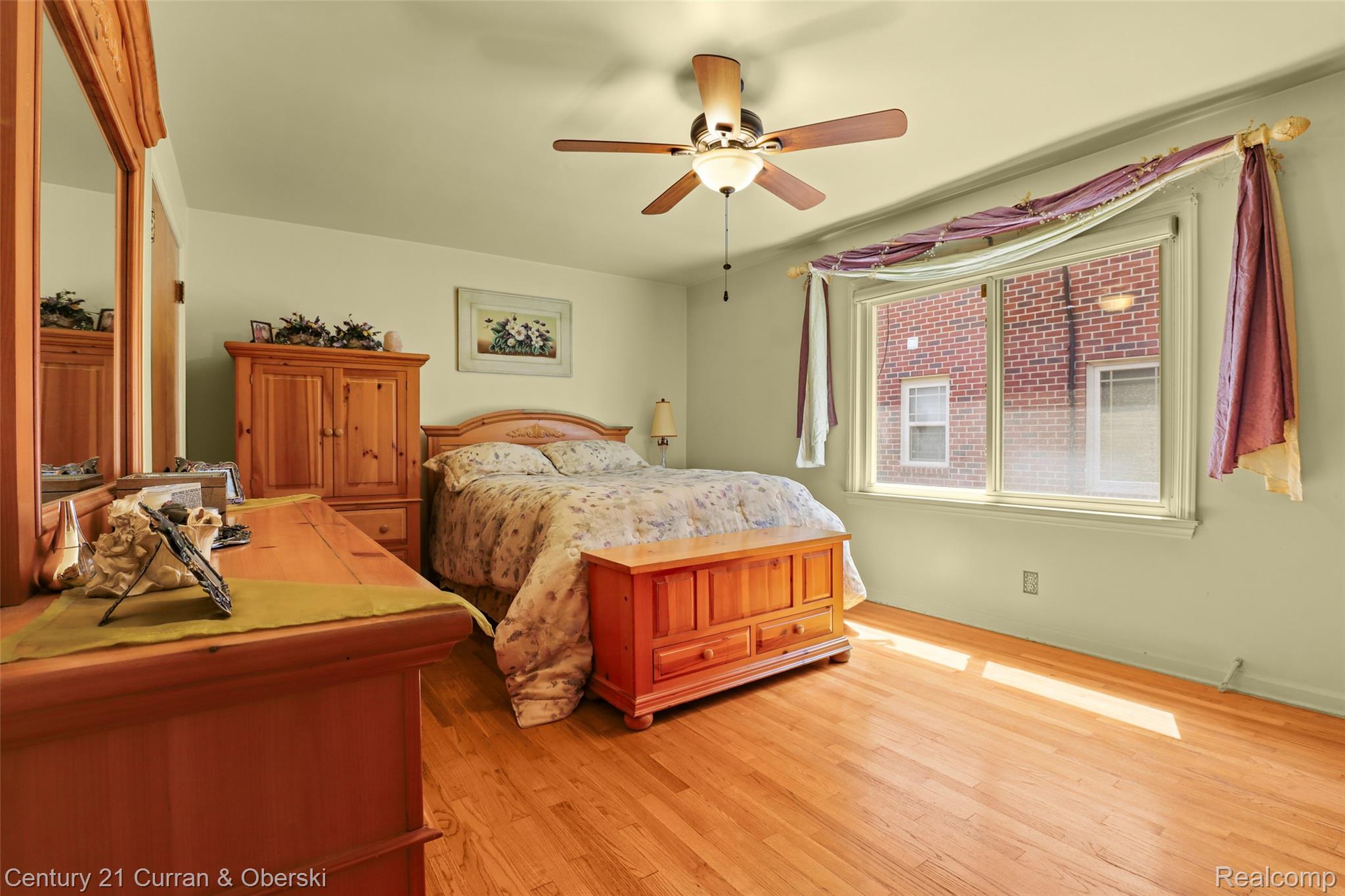 6151 Oakman Boulevard Property Photo 22