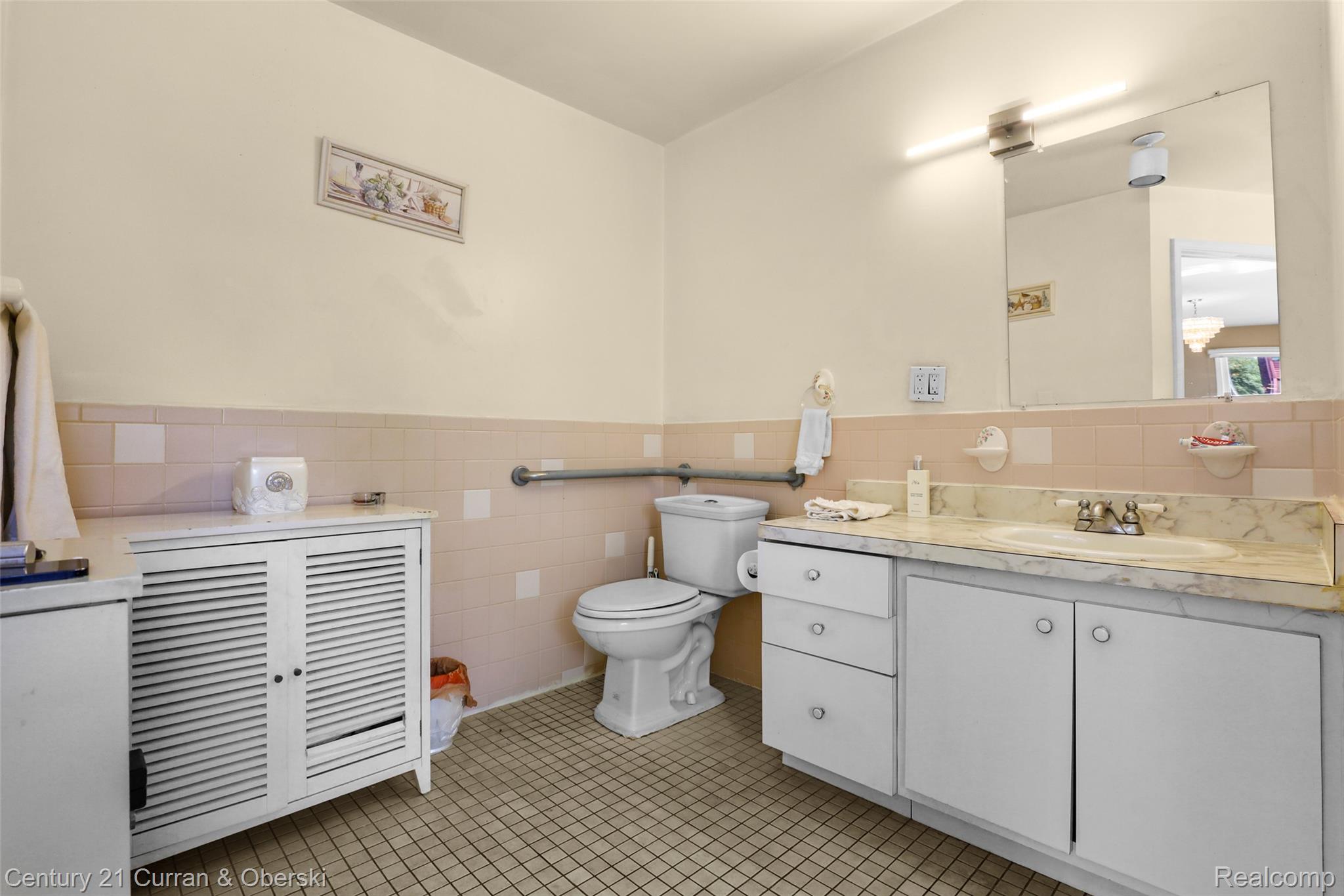 6151 Oakman Boulevard Property Photo 26