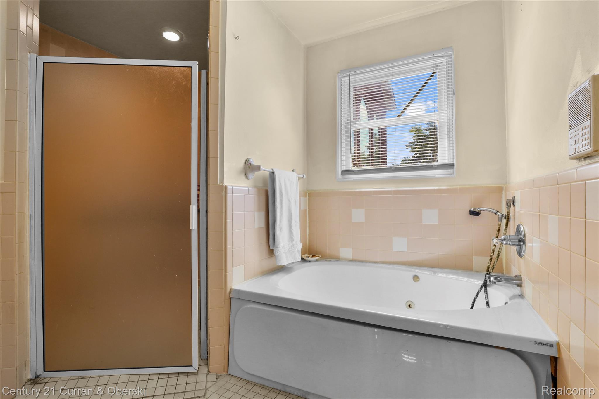 6151 Oakman Boulevard Property Photo 27