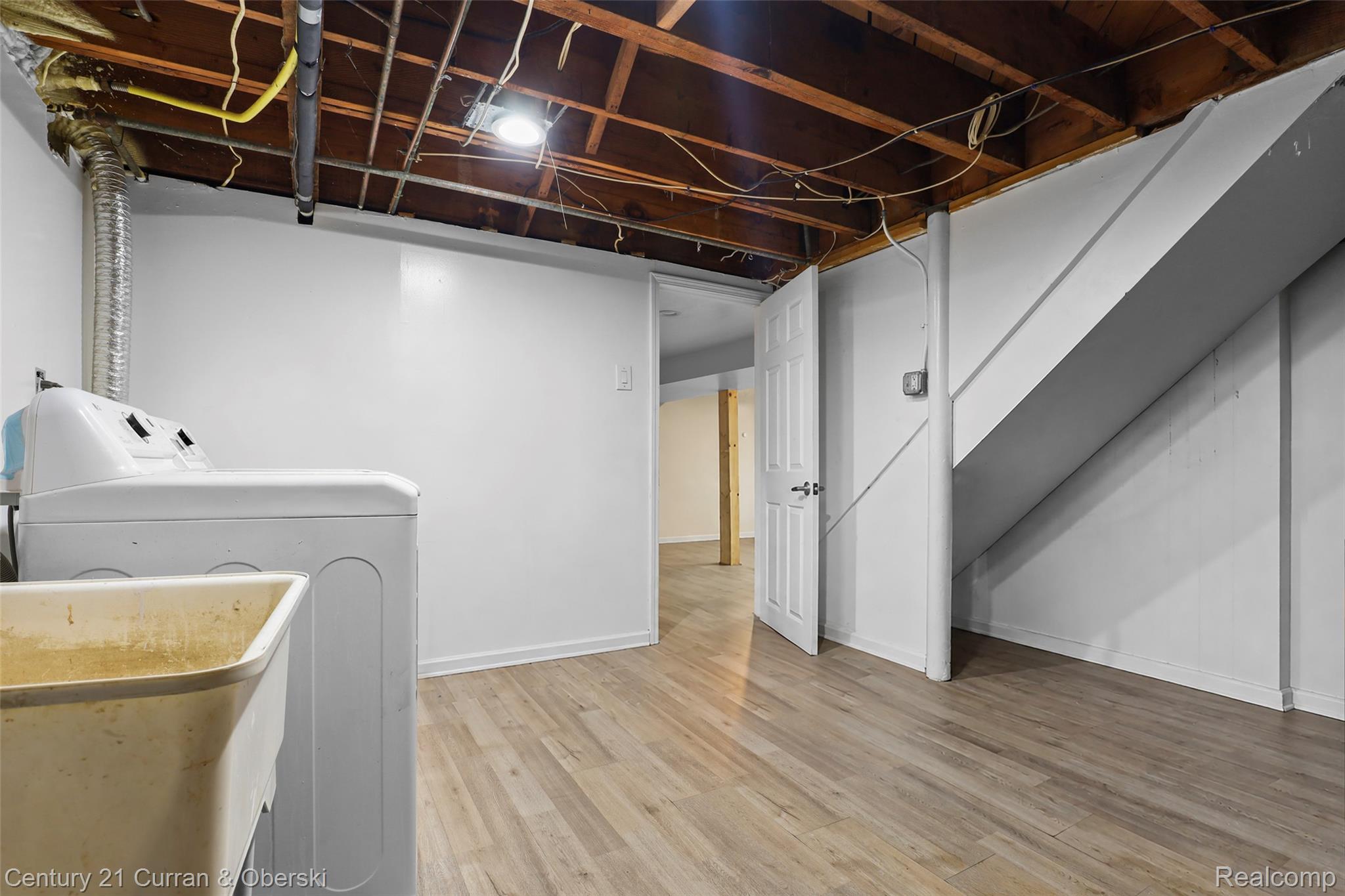 6151 Oakman Boulevard Property Photo 29