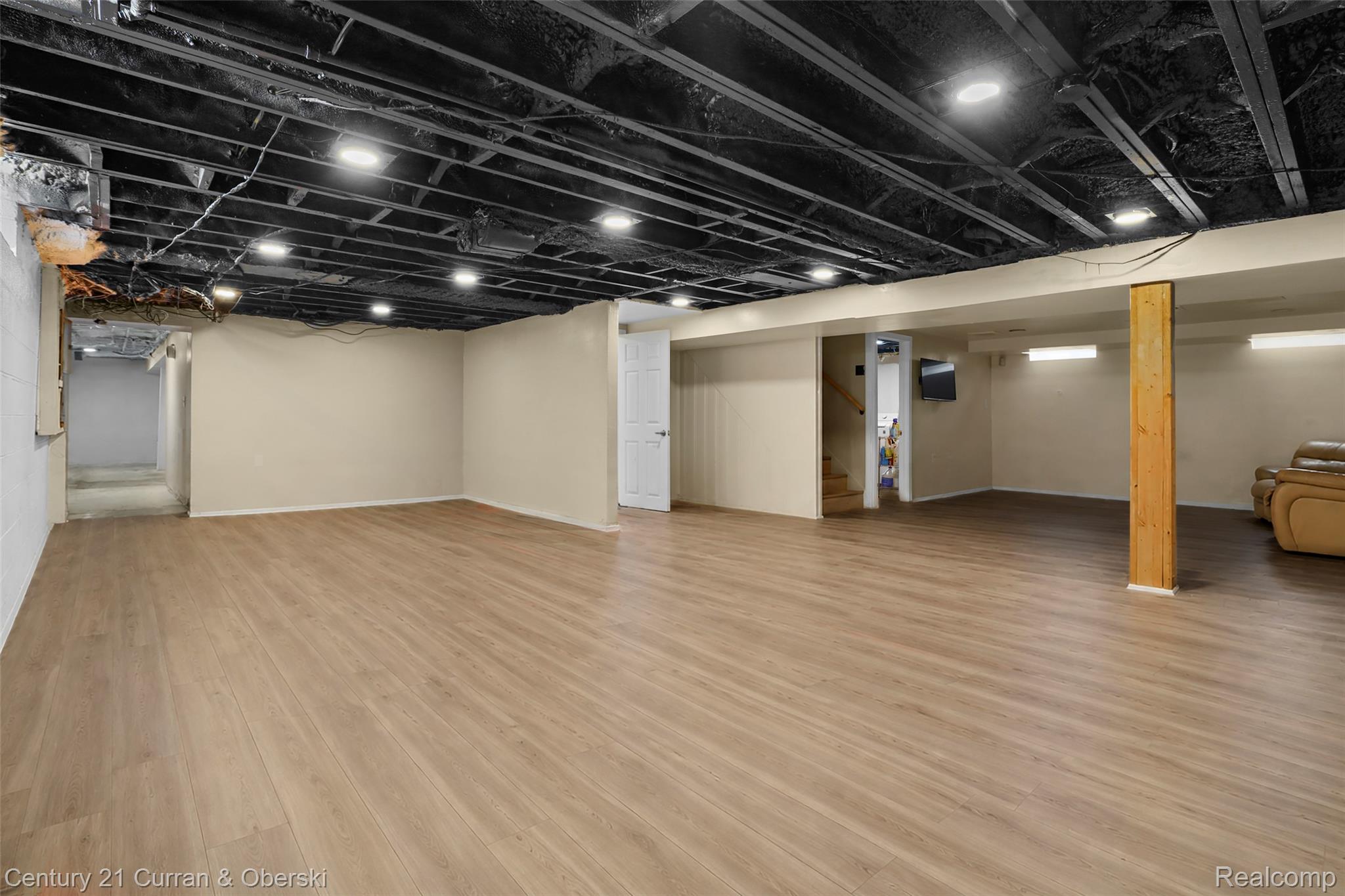 6151 Oakman Boulevard Property Photo 31