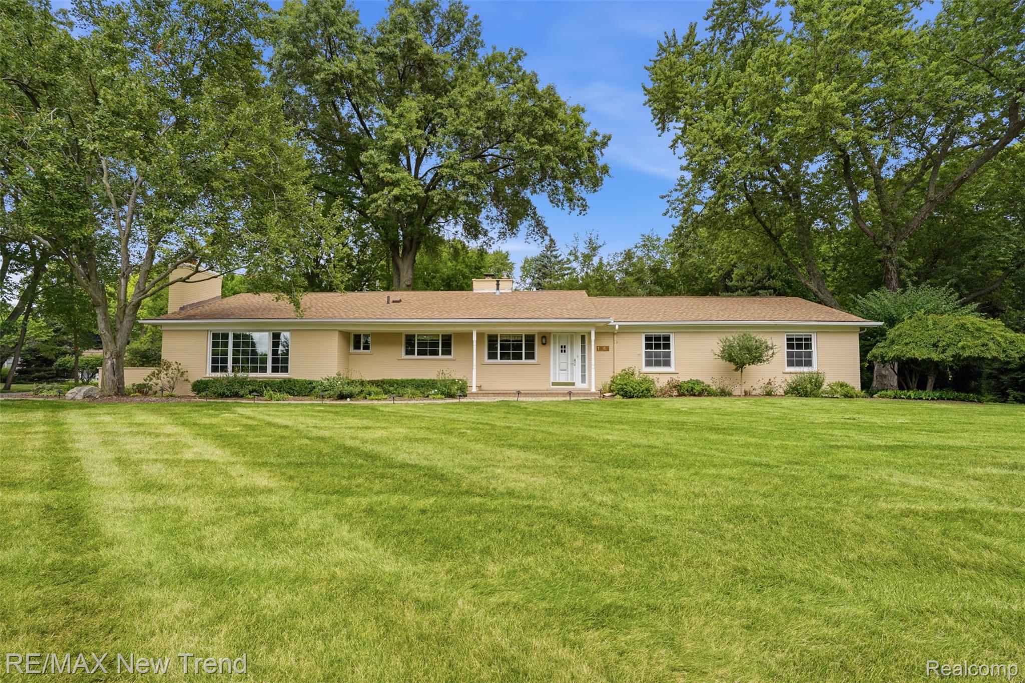 1043 Westview Road Property Photo 1