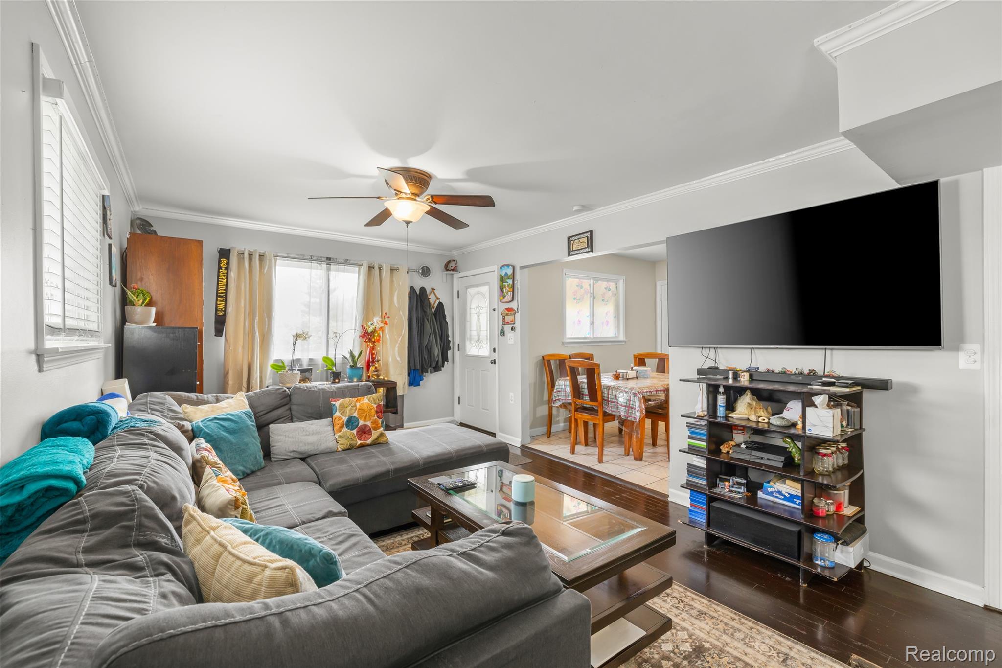 2378 River Drive Property Photo 4