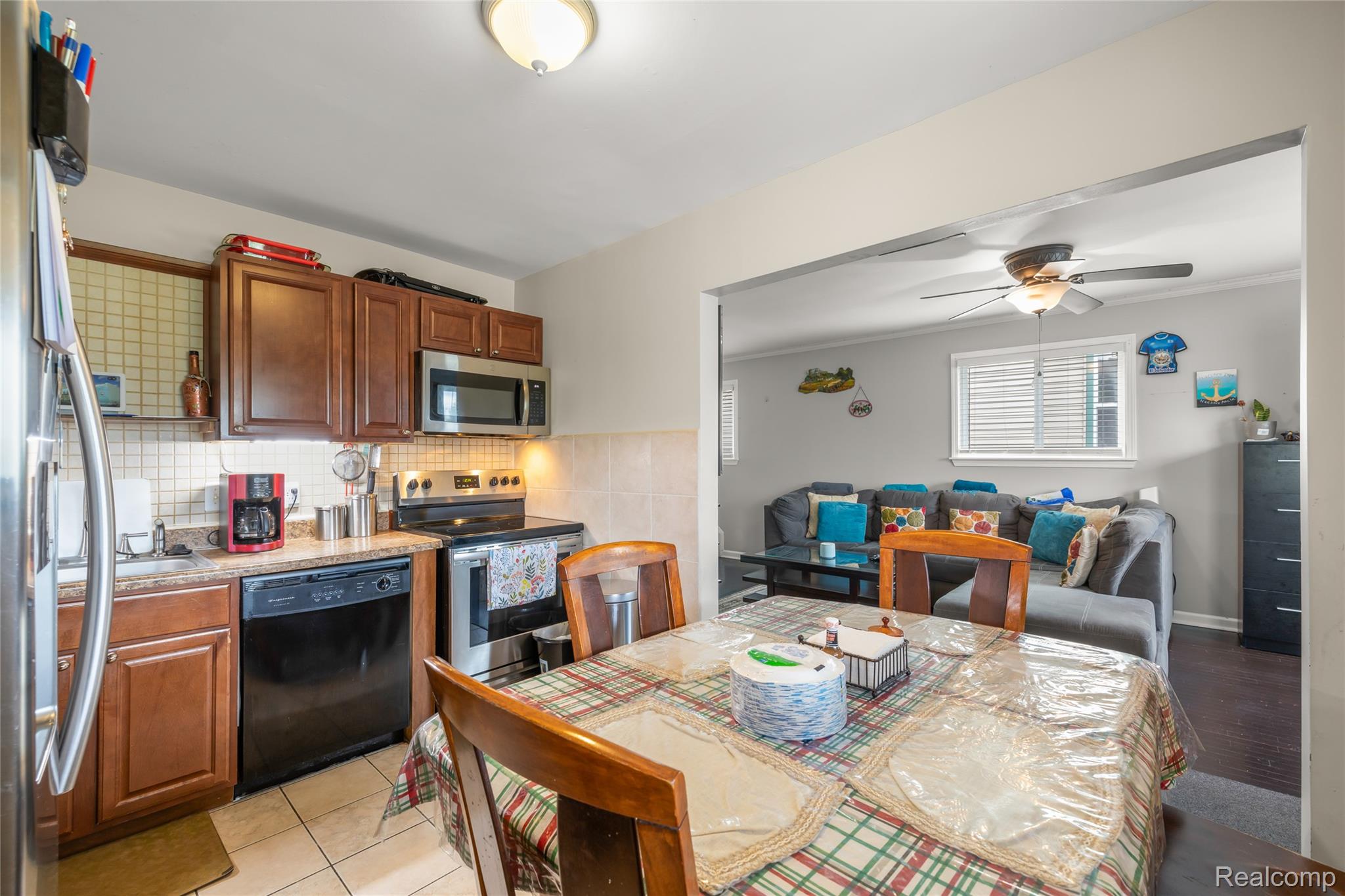 2378 River Drive Property Photo 10