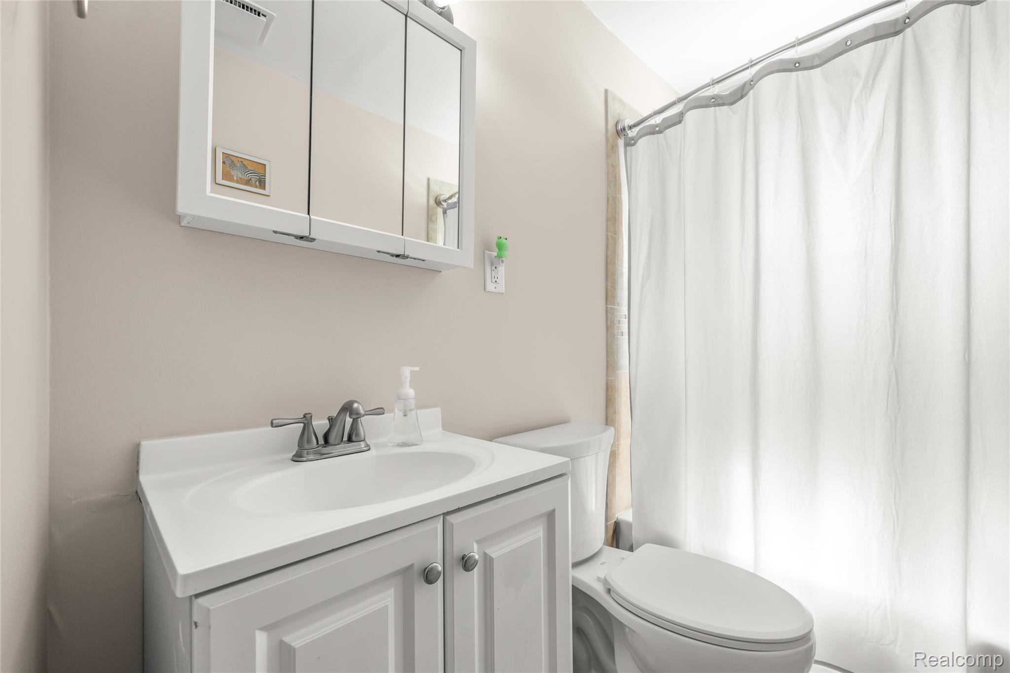 2378 River Drive Property Photo 11