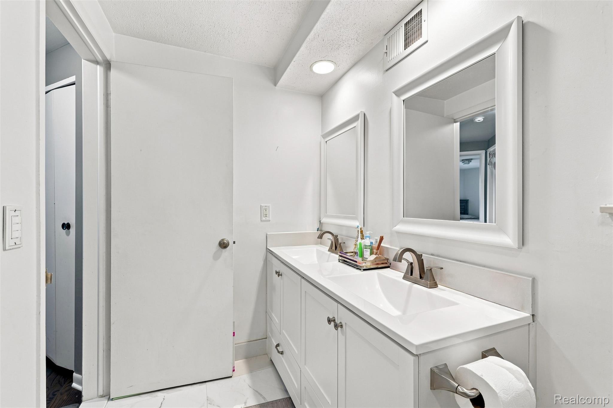 2747 Cromie Court Property Photo 37