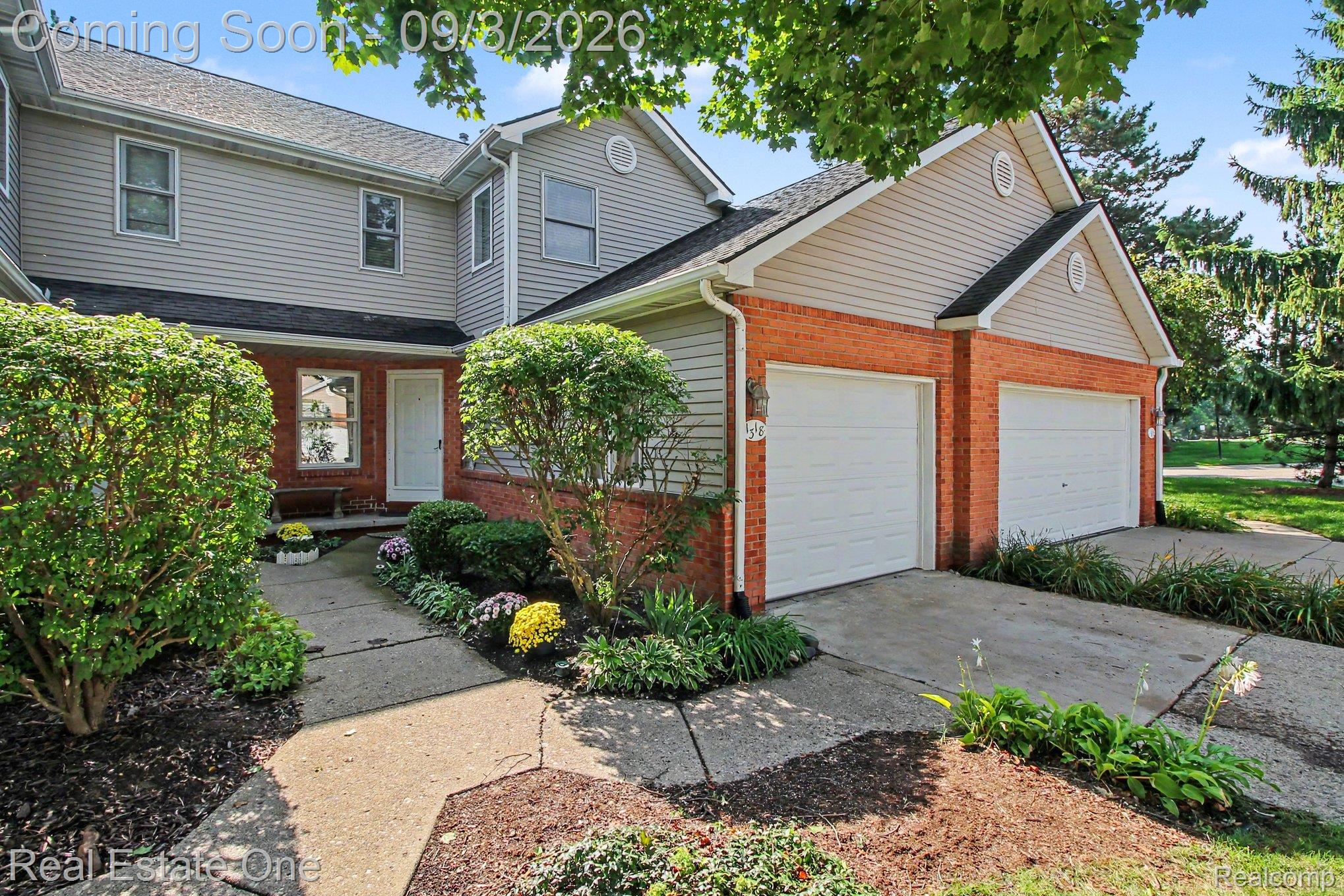 1318 Steeplechase Court Property Photo 1