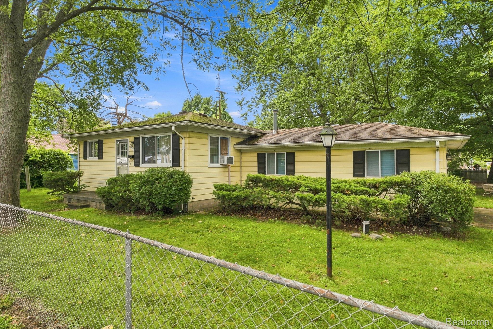 7337 Dogwood Road Property Photo 1