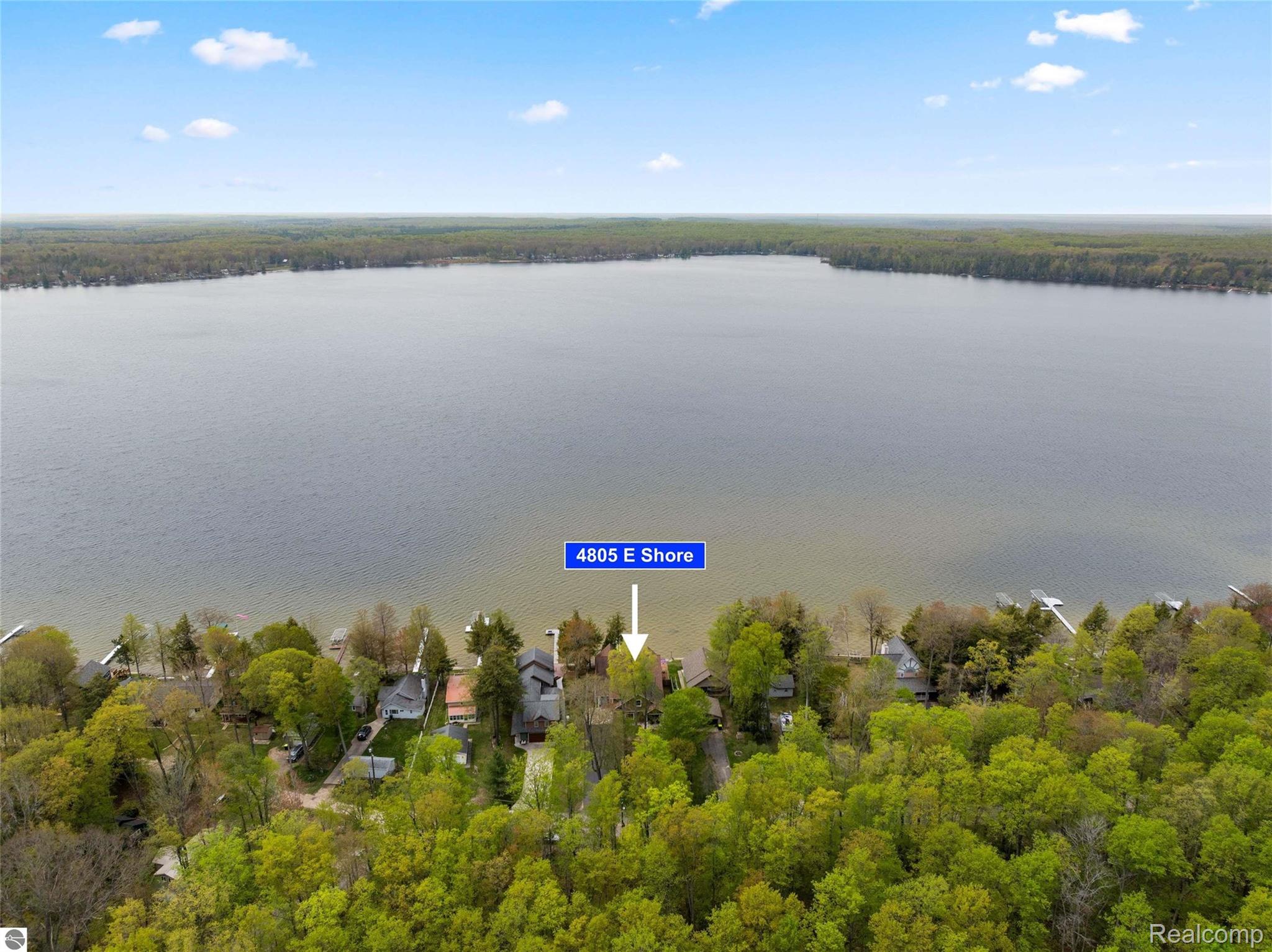 4805 E Shore Drive Property Photo 9