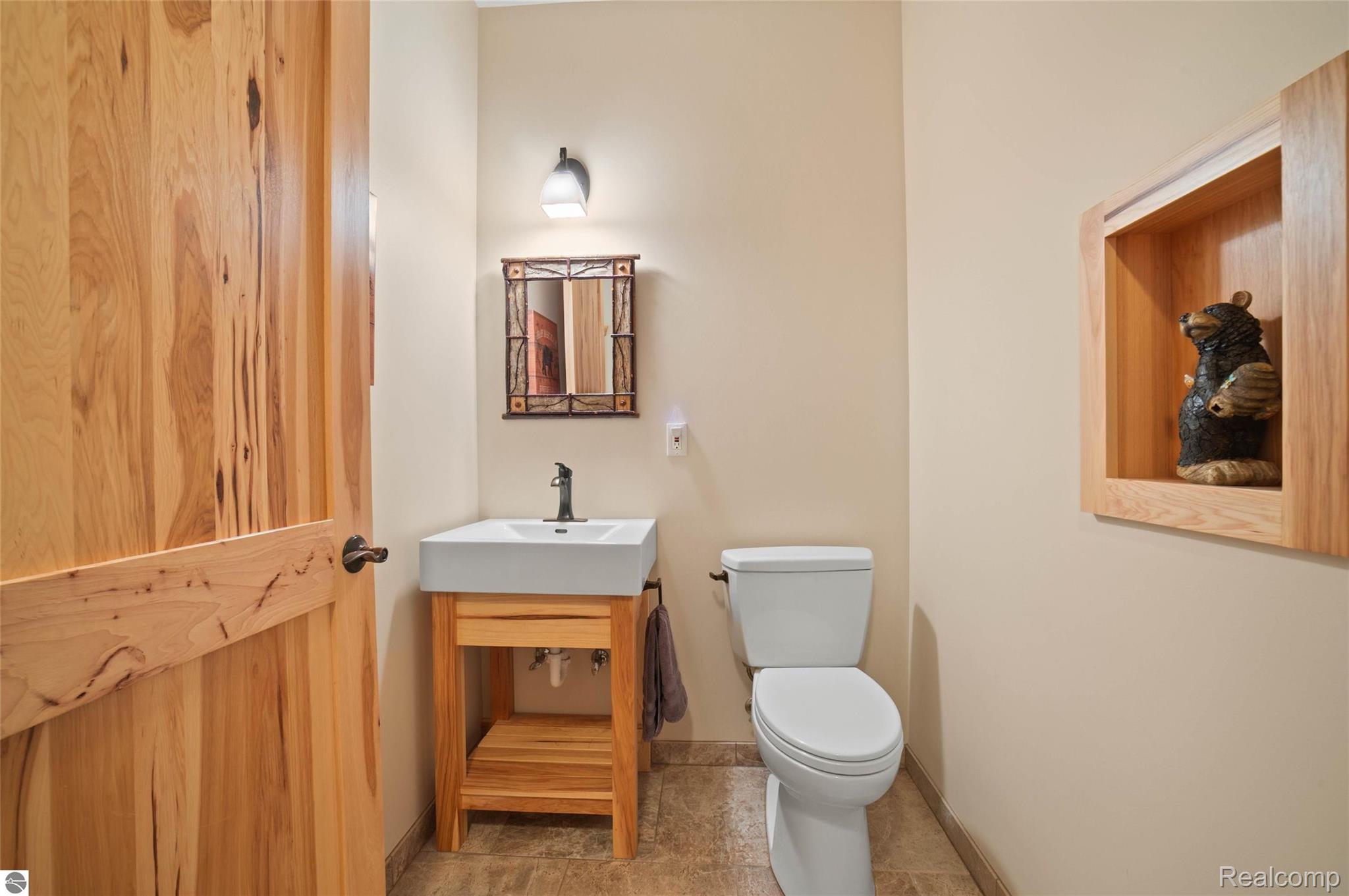 4805 E Shore Drive Property Photo 28