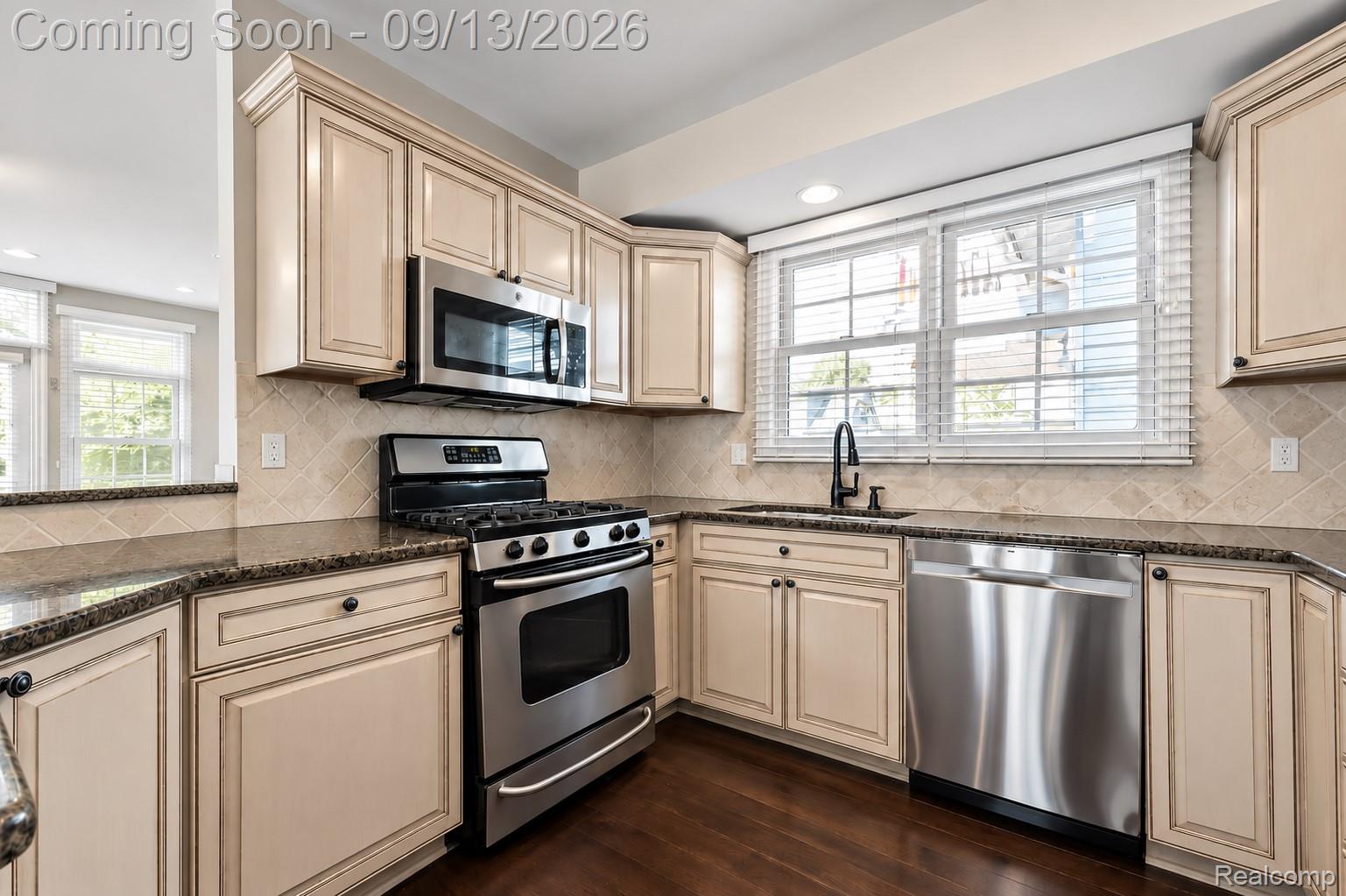 1240 Bird Avenue Property Photo 6