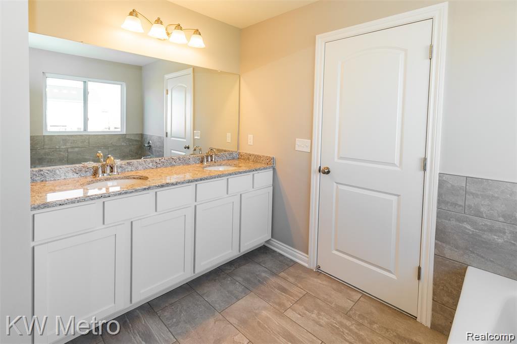 34607 John Bartley Circle Property Photo 8