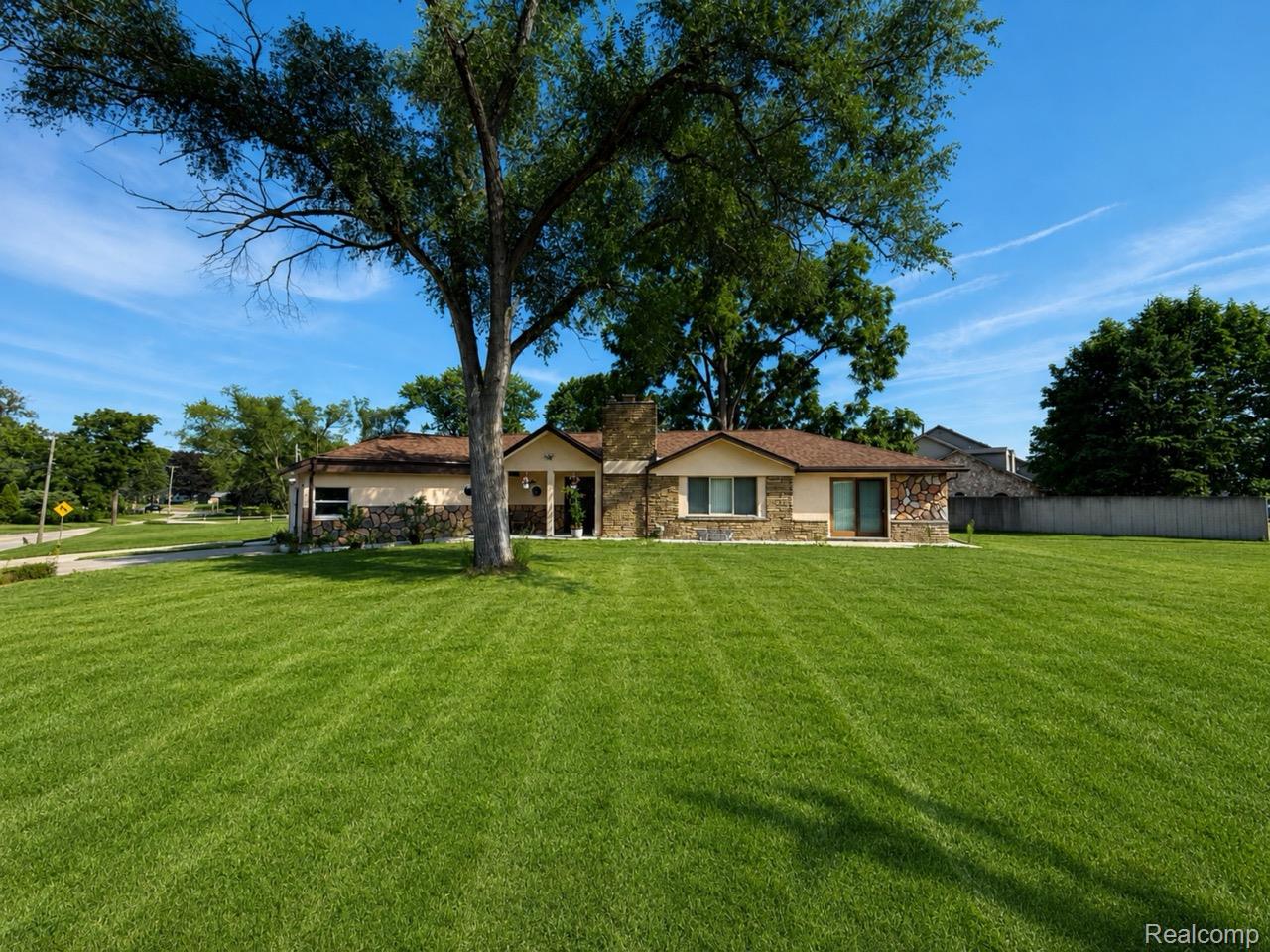 15500 Millar Road Property Photo 1