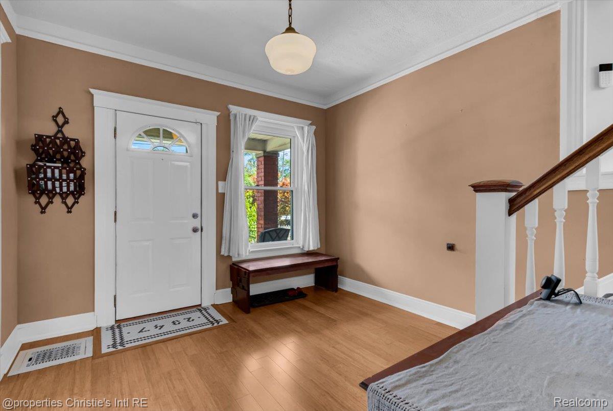 2347 Clark Street Property Photo 5