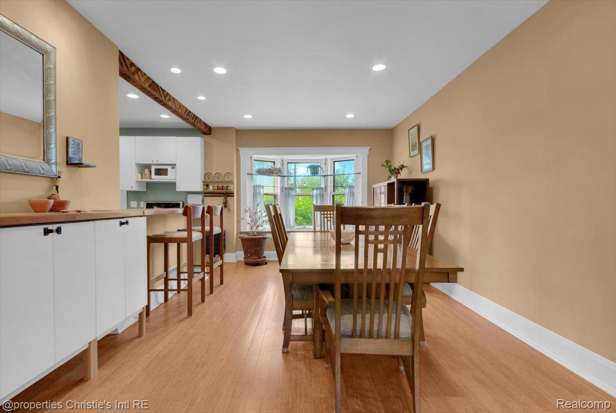 2347 Clark Street Property Photo 15