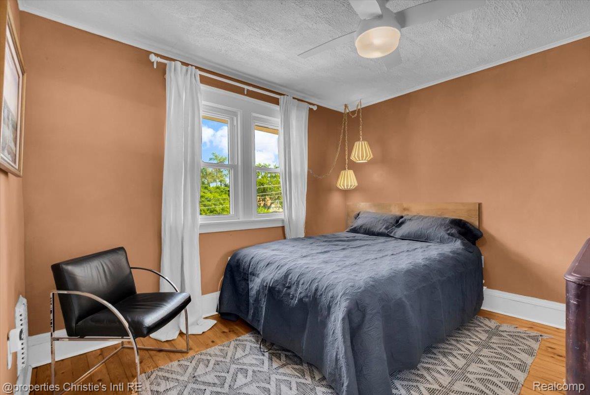 2347 Clark Street Property Photo 19
