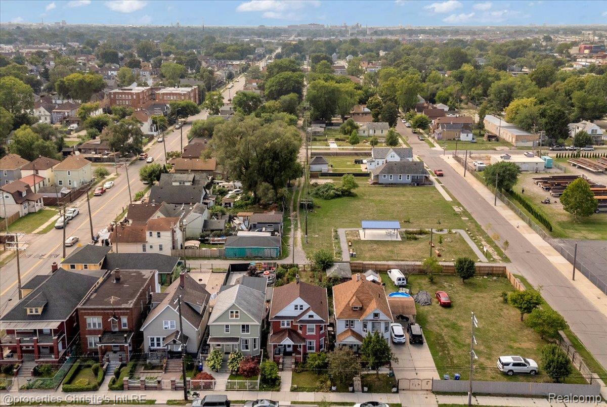 2347 Clark Street Property Photo 42