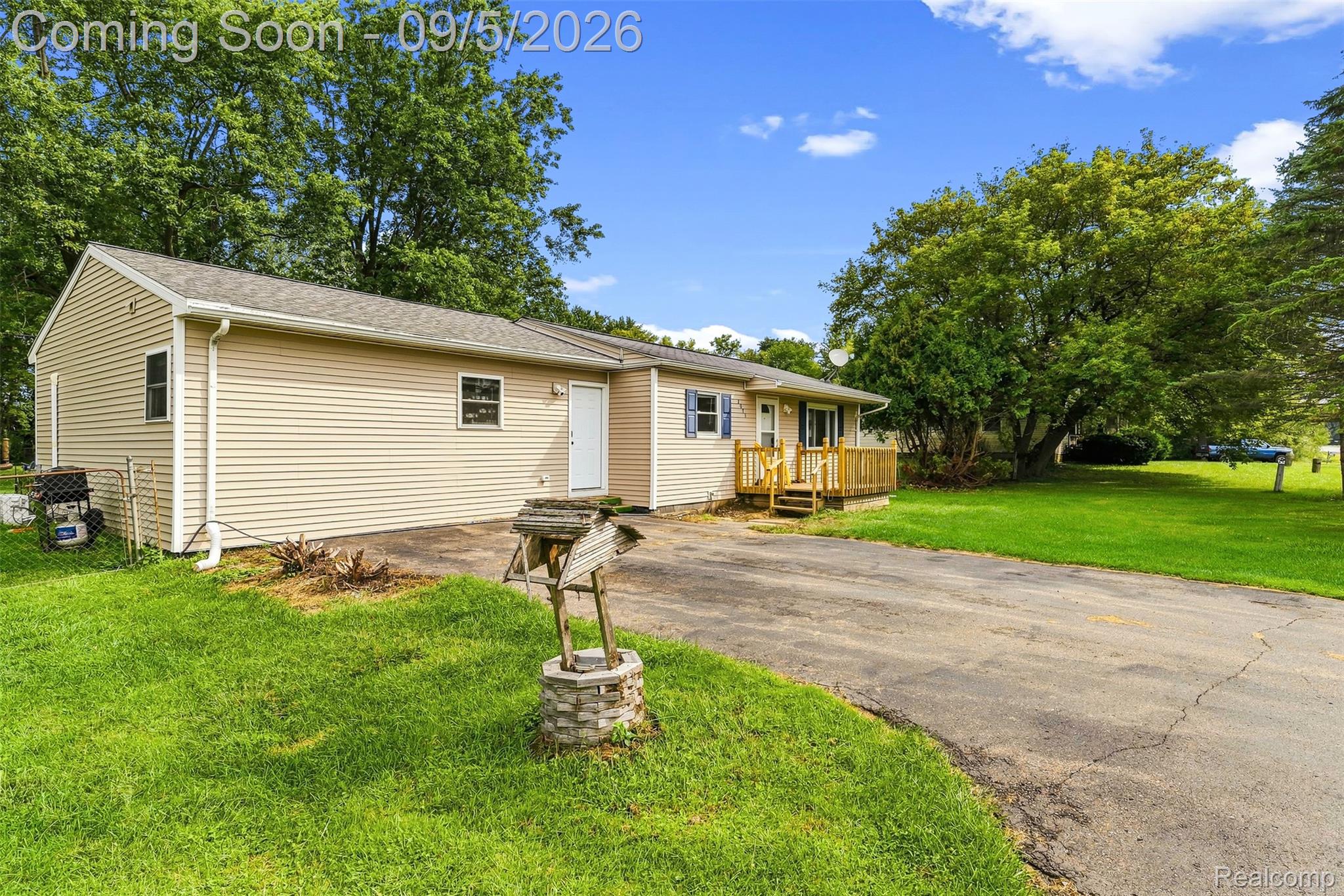 2071 E Dodge Road Property Photo 4