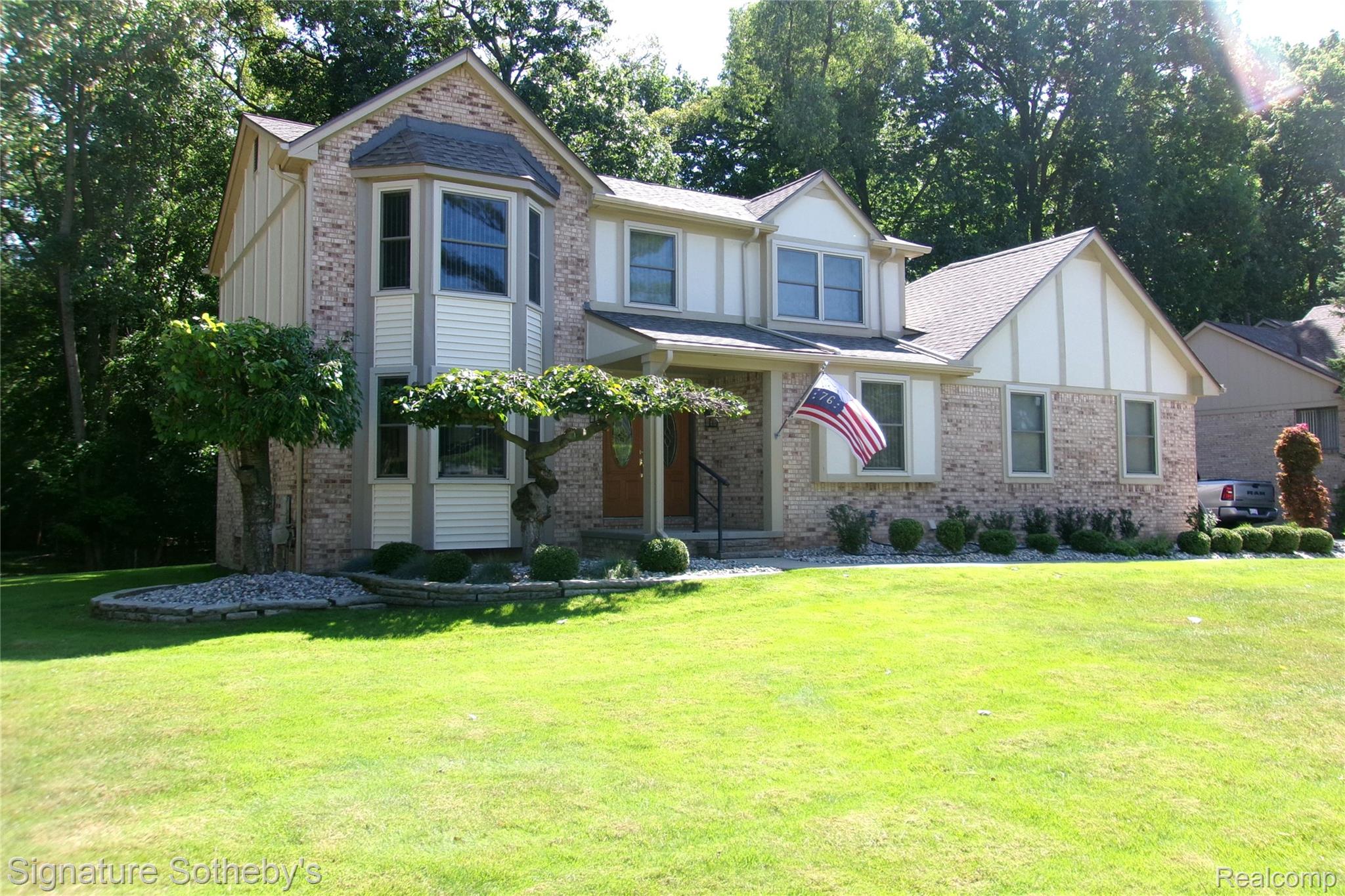 5303 Woodrun Drive Property Photo 1