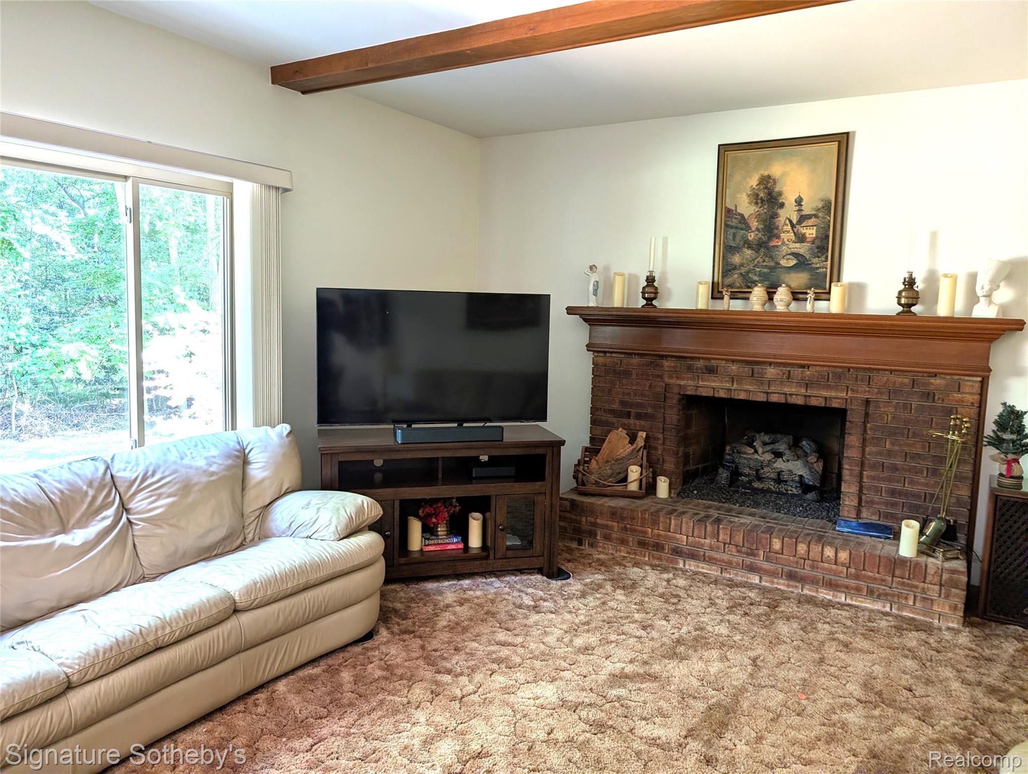 5303 Woodrun Drive Property Photo 2