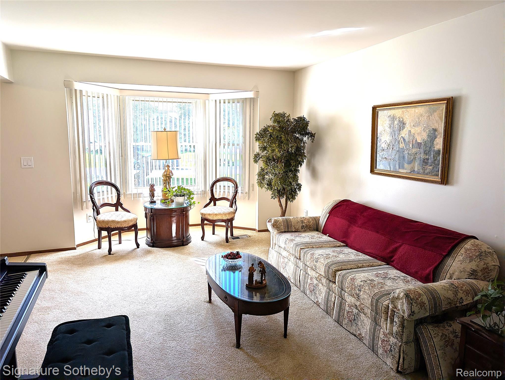 5303 Woodrun Drive Property Photo 3