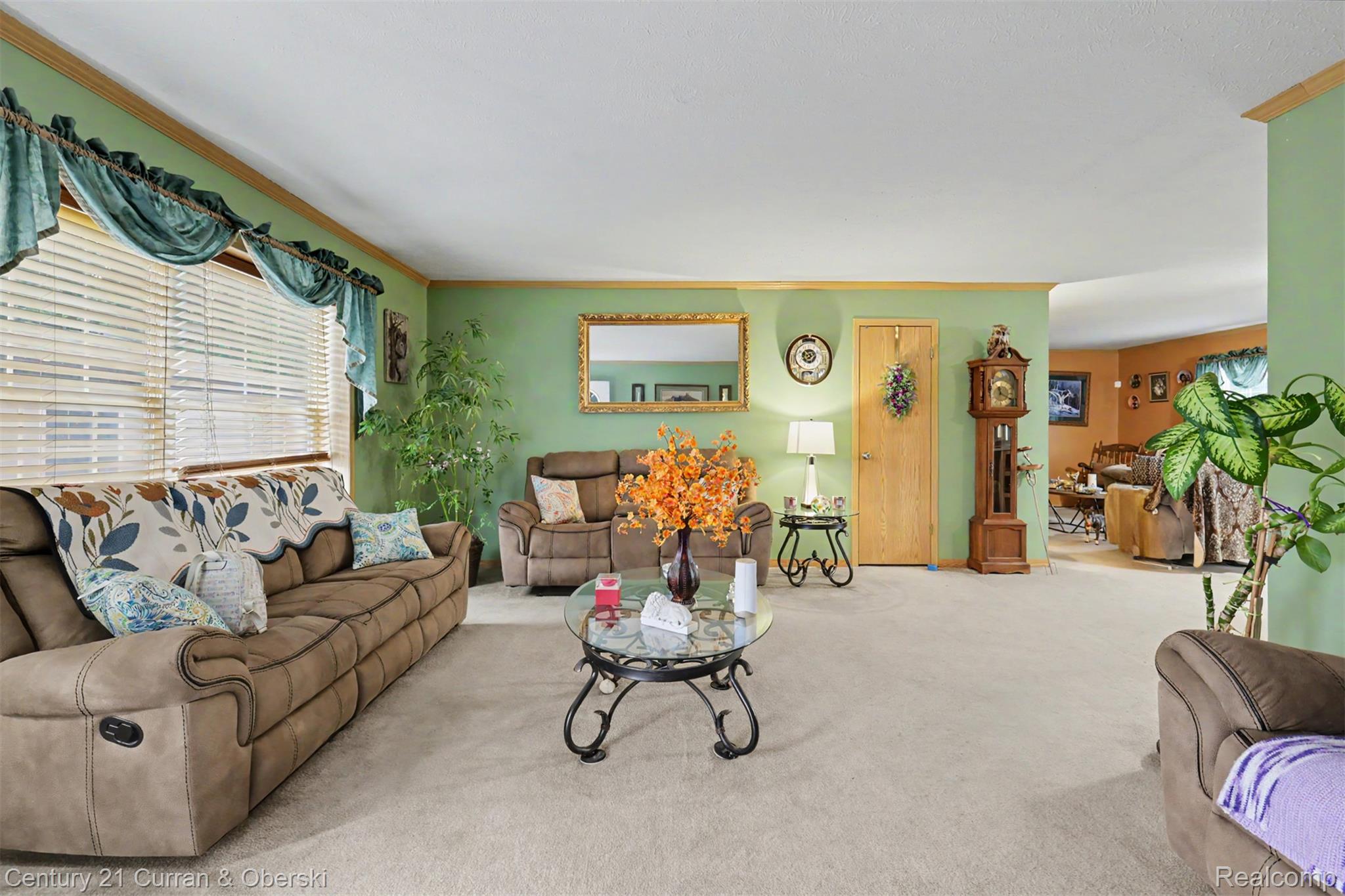 24519 Manchester Property Photo 4