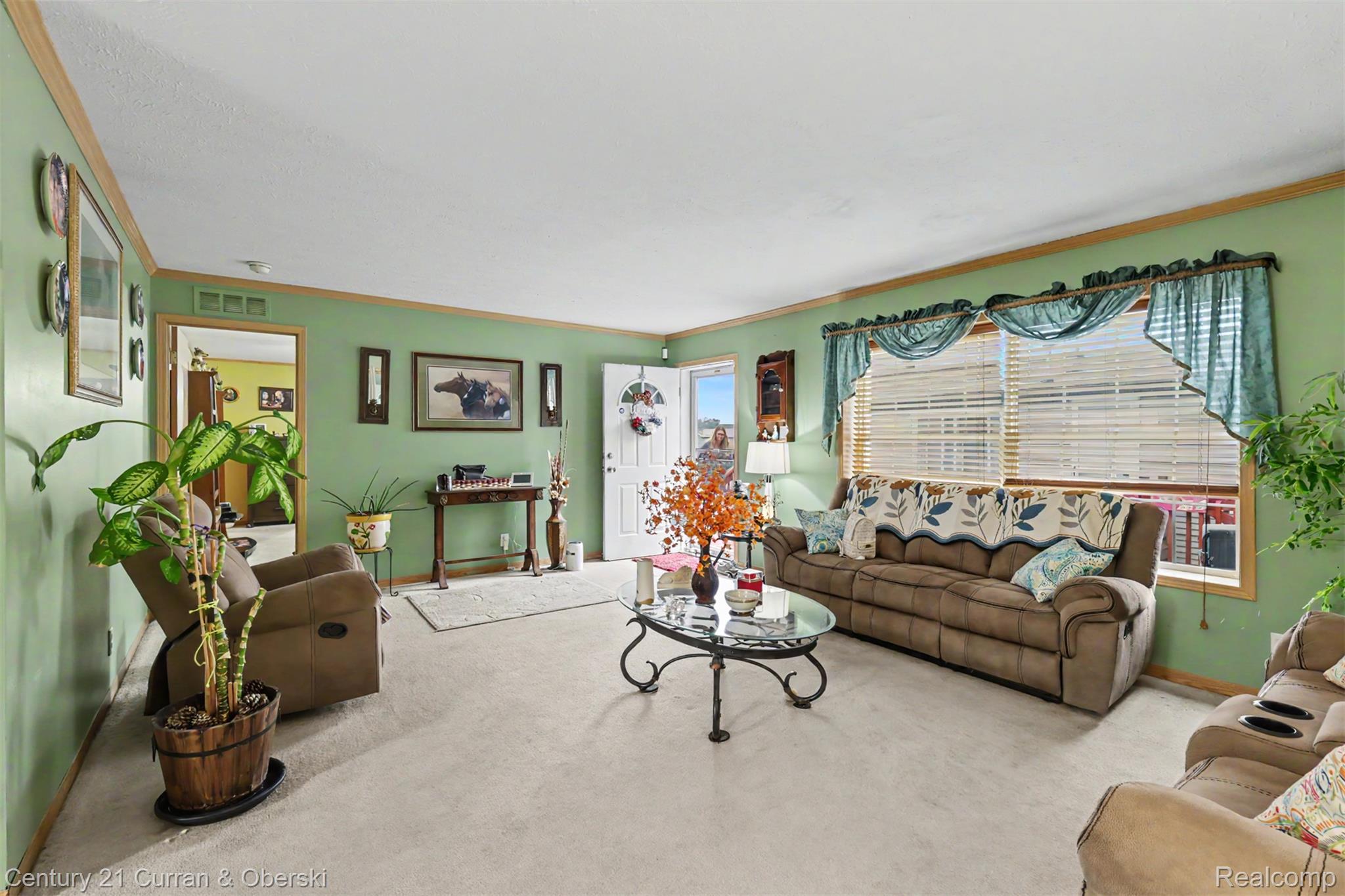 24519 Manchester Property Photo 6