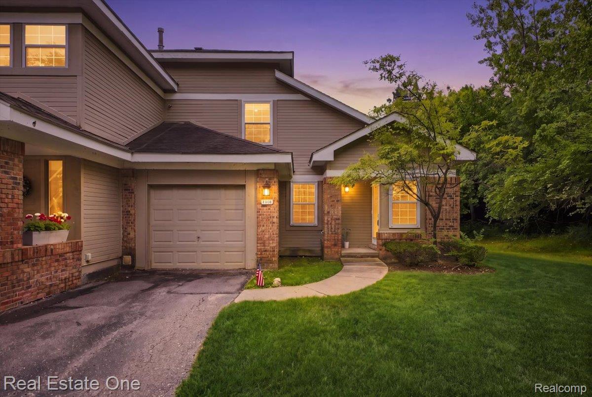 6622 Fieldstone Court Property Photo 1