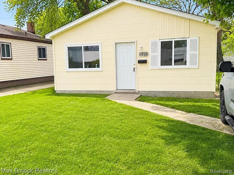 11268 Dodge Avenue Property Photo 1