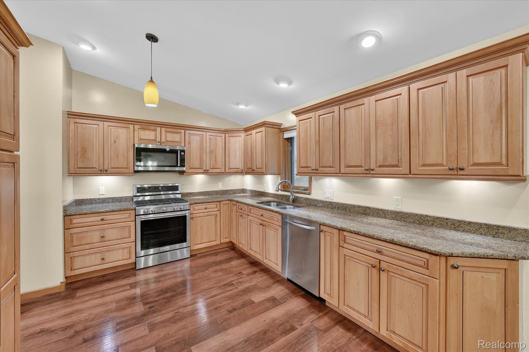 5001 Mohawk Avenue Property Photo 12